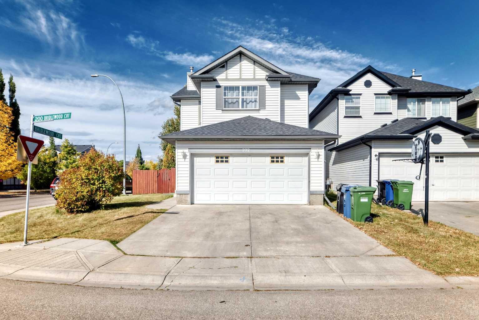 202 Bridlewood Ct SW, Calgary, AB T2Y 3Z2