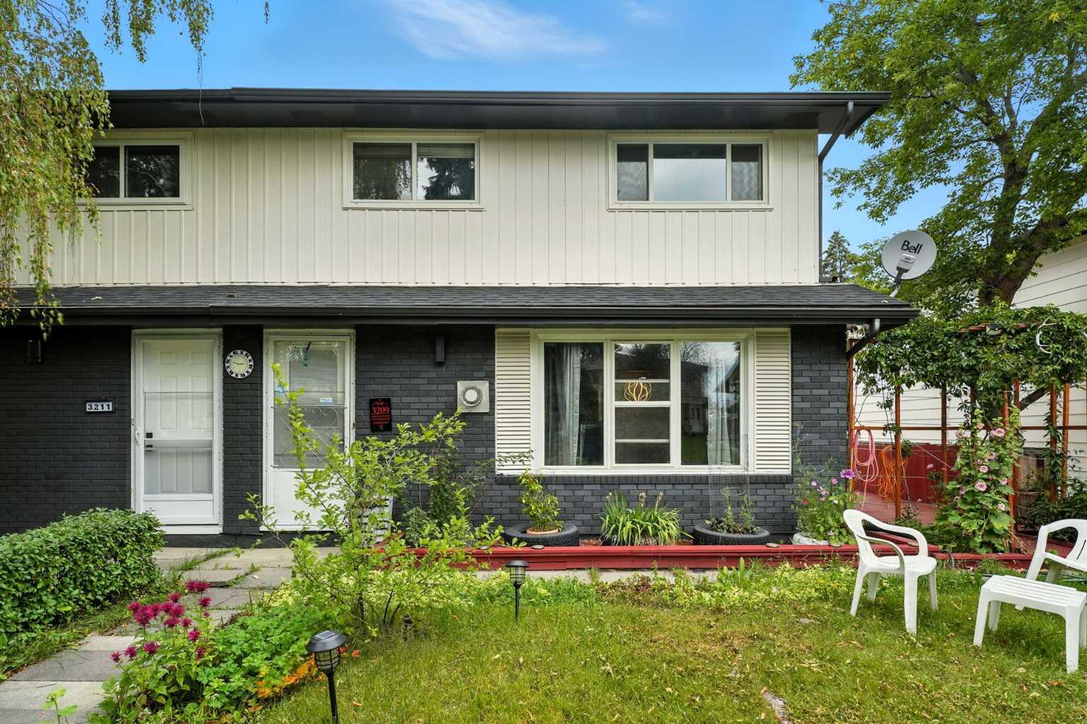 3209 Doverville Cres SE, Calgary, AB T2B 1V1