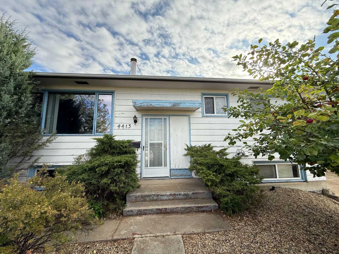 43 Street Unit 4413, Ponoka, AB T4J 1B8