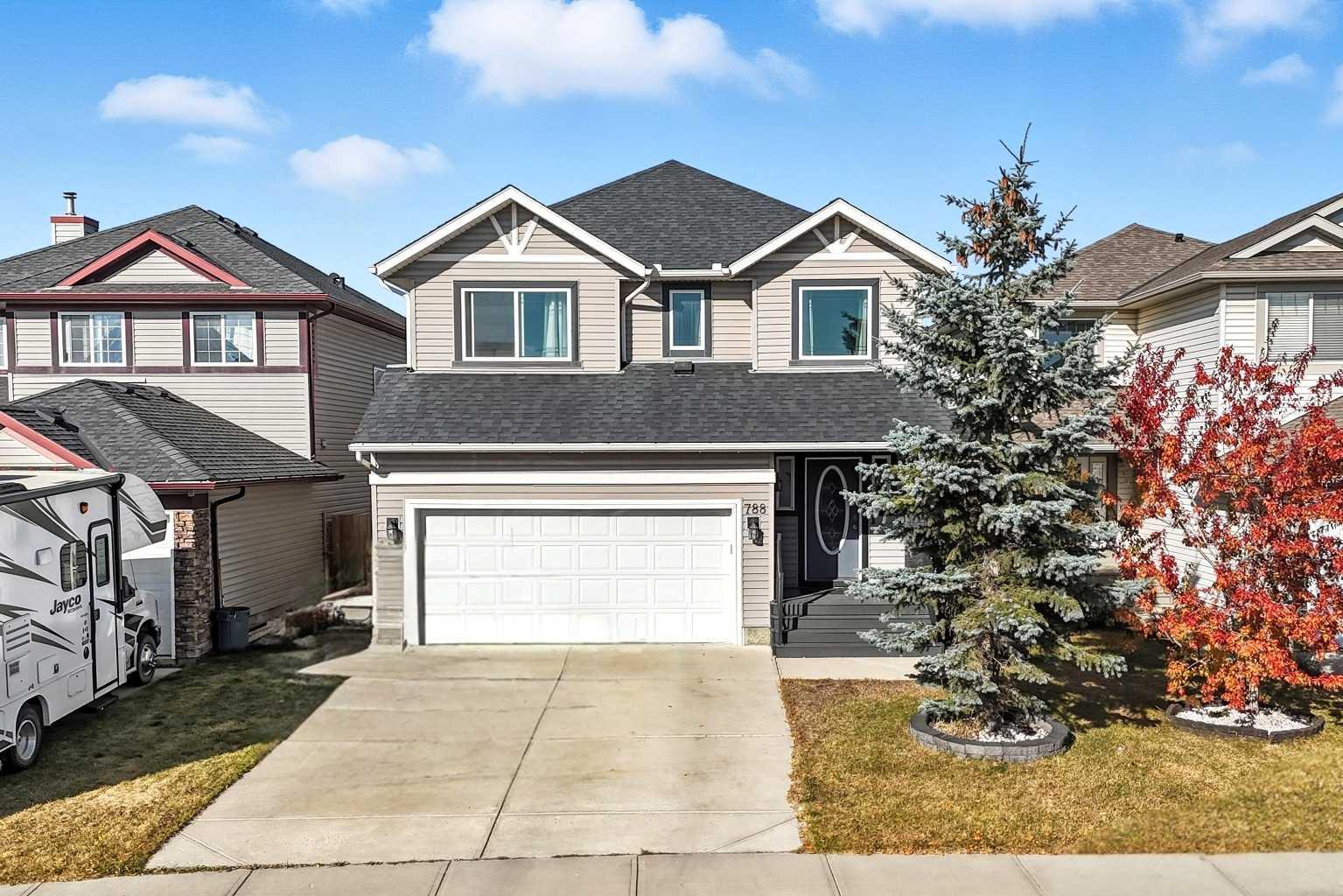 788 Luxstone Lndg SW, Airdrie, AB T4B 3L1