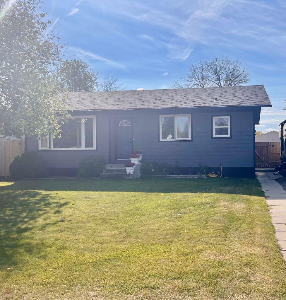 939 2 Avenue North, Vauxhall, AB T0K 2K0
