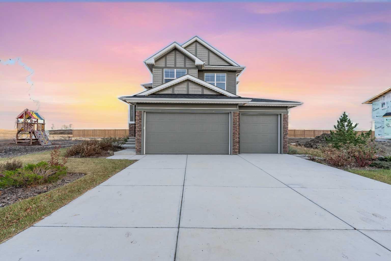 207 Brander Ave, Langdon, AB T0J 1X2