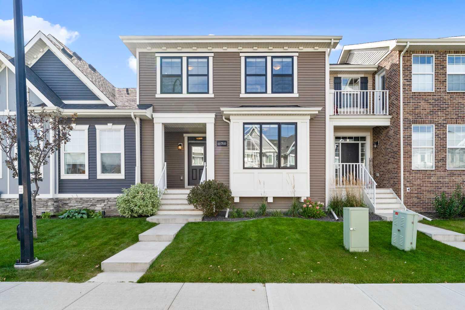 7 Cooperswood Ct SW, Airdrie, AB T4B 5E9