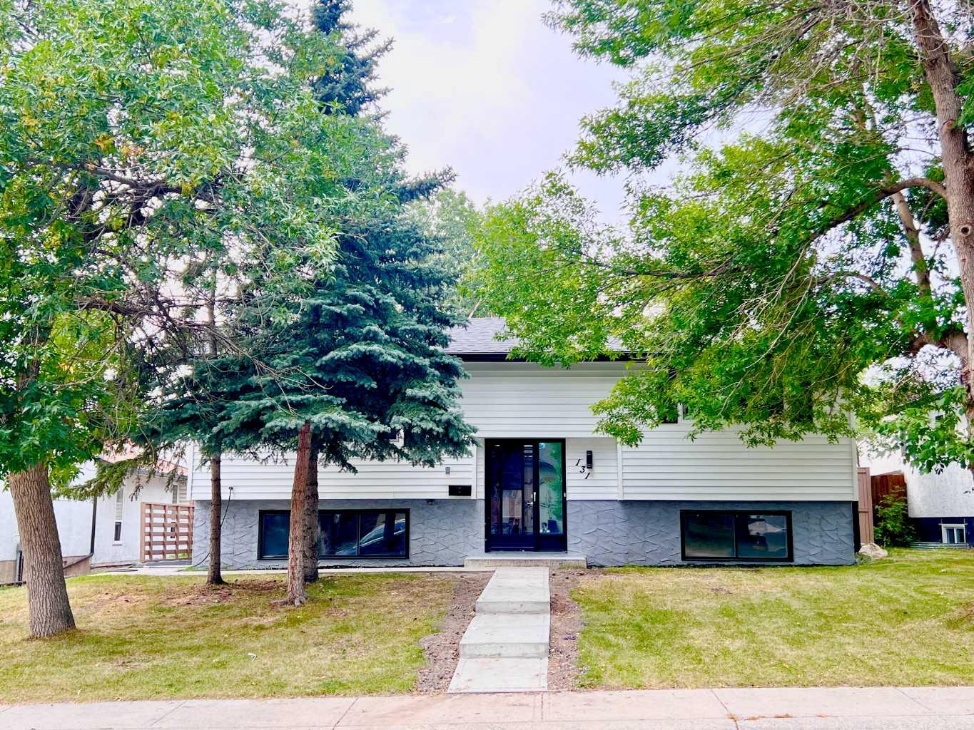 131 Whiteview Close NE, Calgary, AB T1Y 1R1