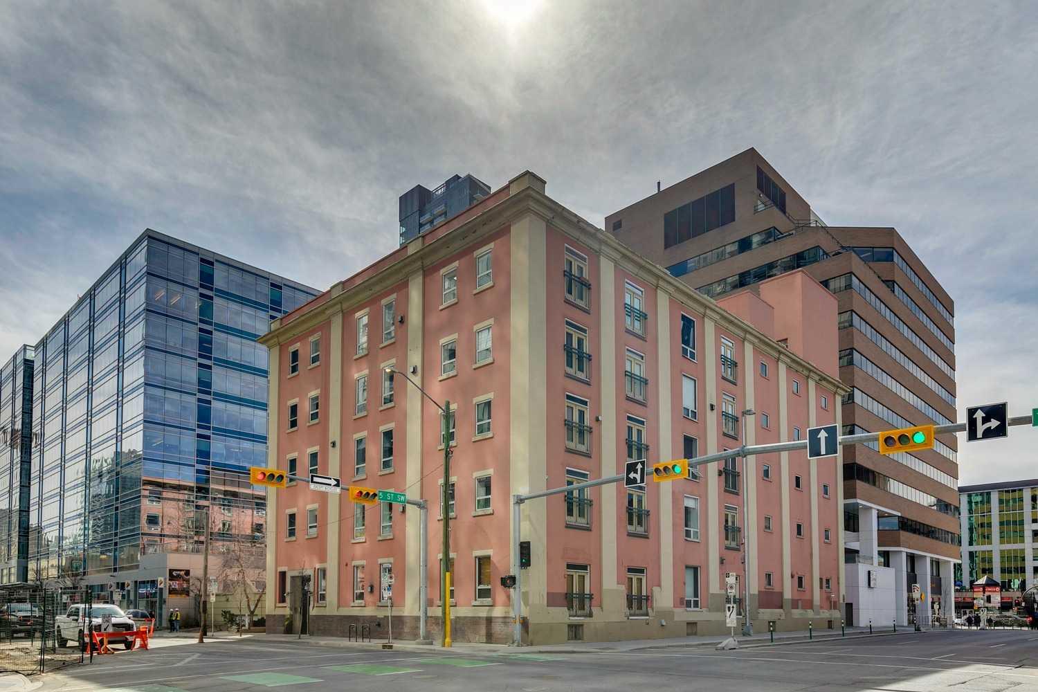 535 10 Avenue Sw Unit 204, Calgary, AB T2K 0A8