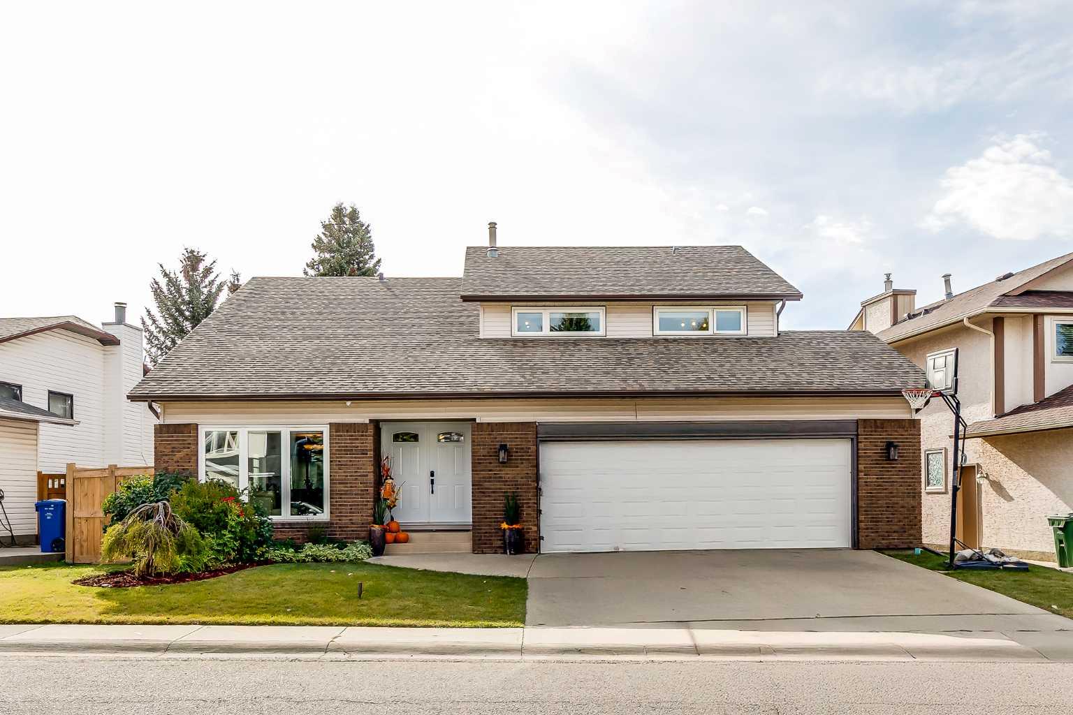 347 Hawkcliff Way NW, Calgary, AB T3G 2W7