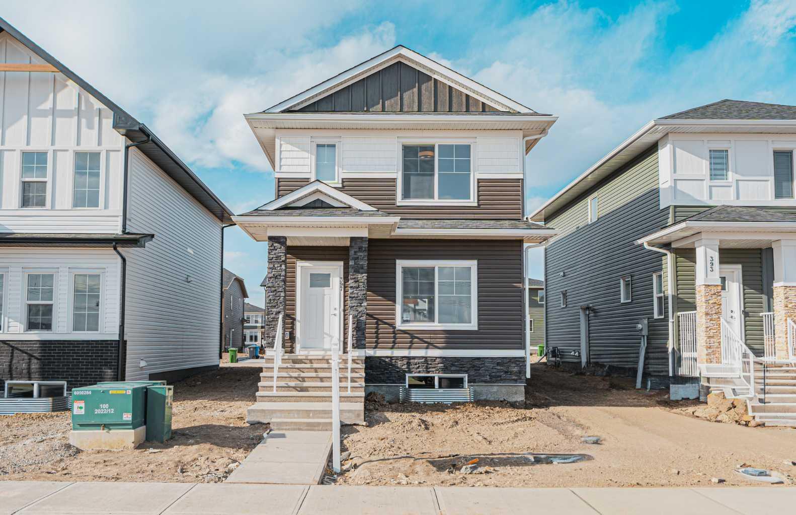 397 Dawson Wharf Rd SE, Chestermere, AB T1X 2W3