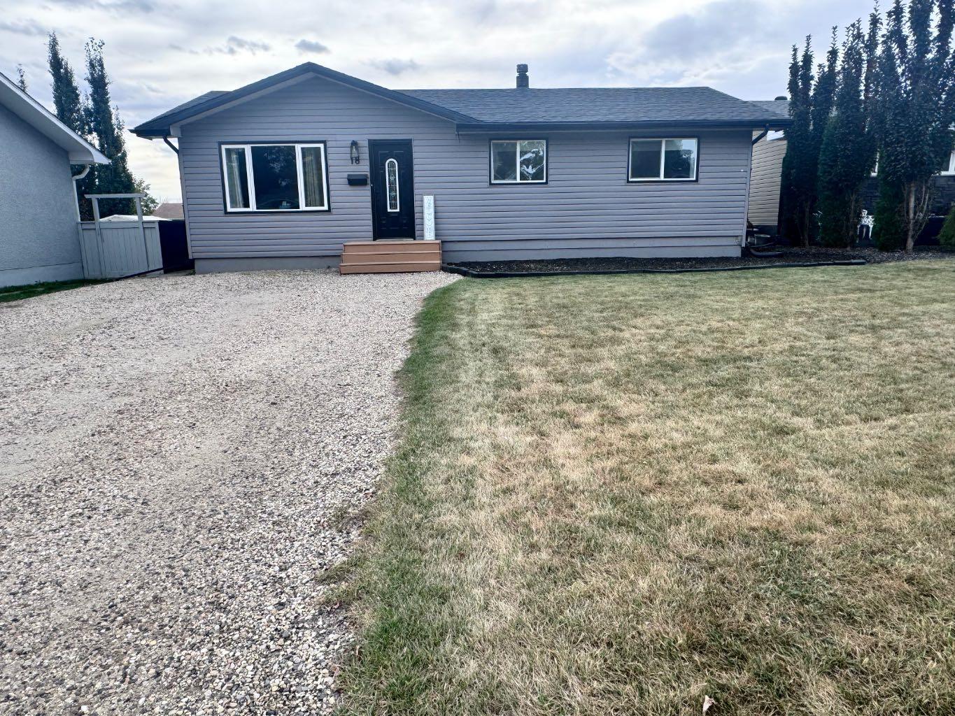 18 Oreston Close, Red Deer, AB T4N 5A2