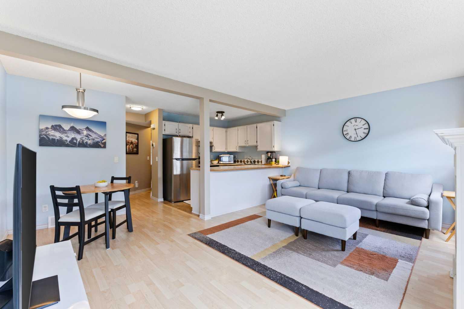 60 Country Hills Villas NW, Calgary, AB T3K 4S8