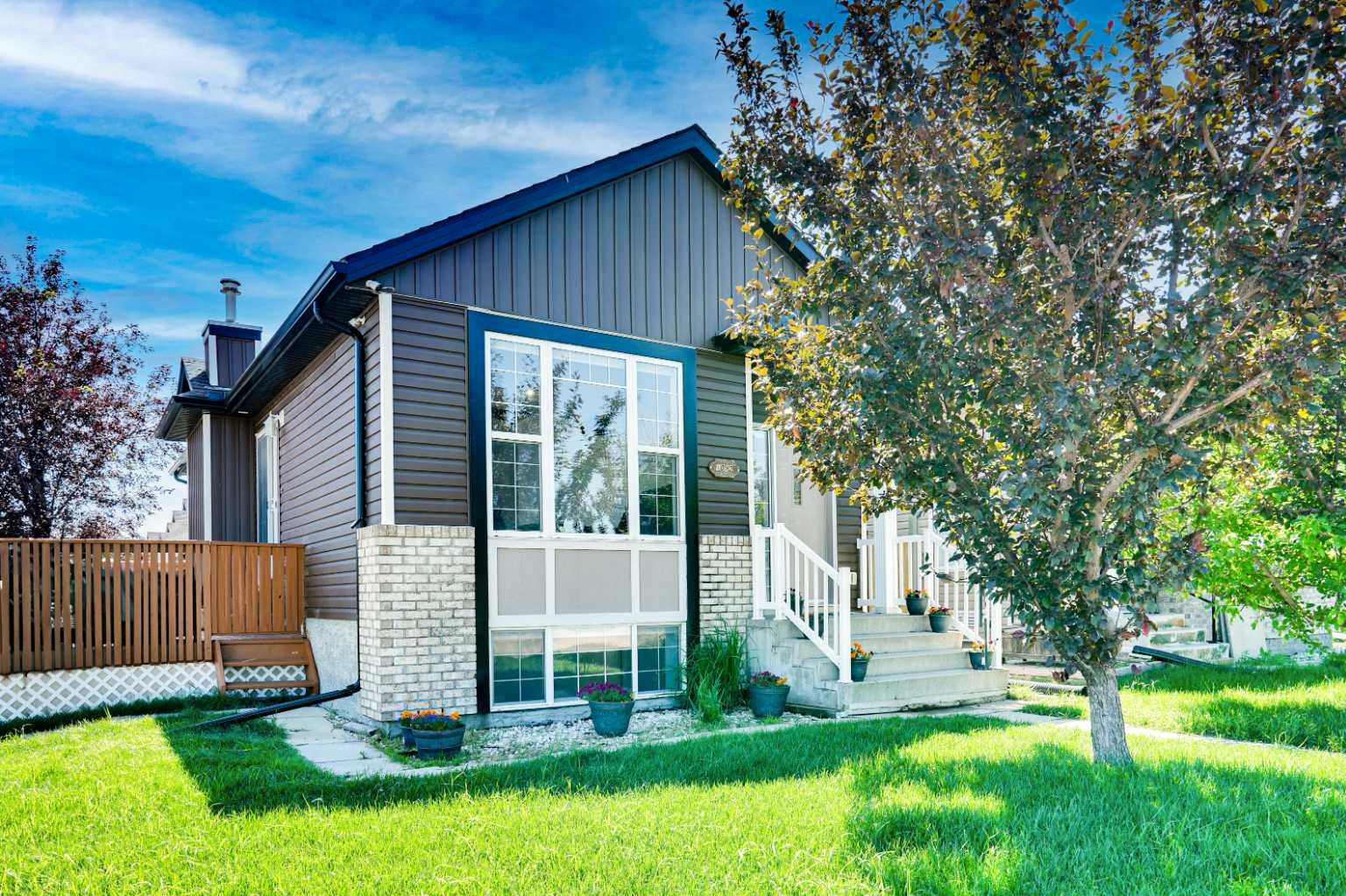 1092 Martindale Blvd NE, Calgary, AB T3J 4A2