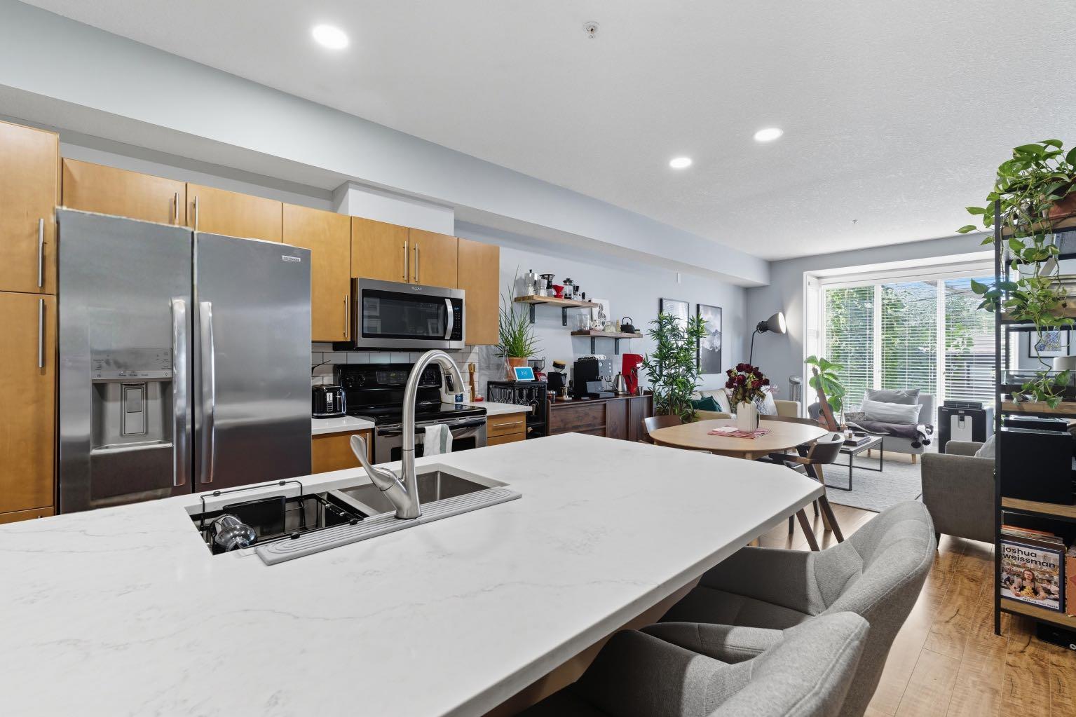 2307 14 Street Sw Unit 207, Calgary, AB T2T 3T5
