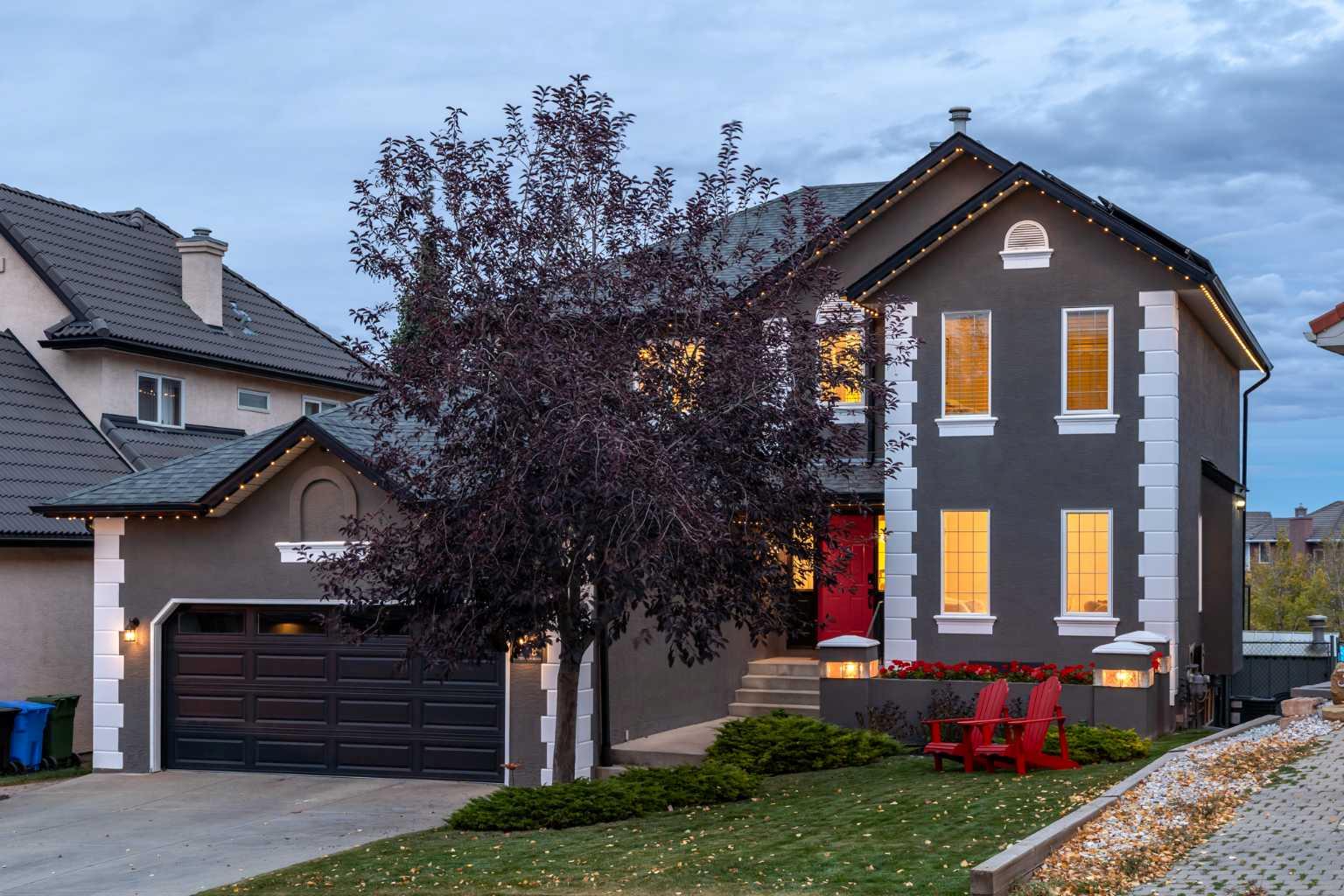 366 Patterson Blvd SW, Calgary, AB T3H 3N6