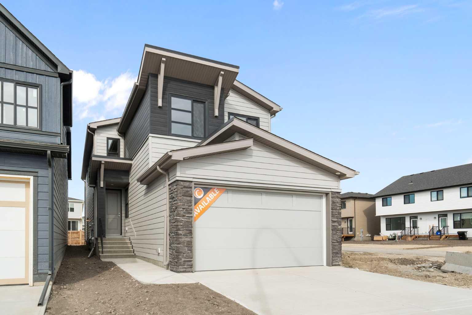 81 Royston Grv NW, Calgary, AB T3L 0M3