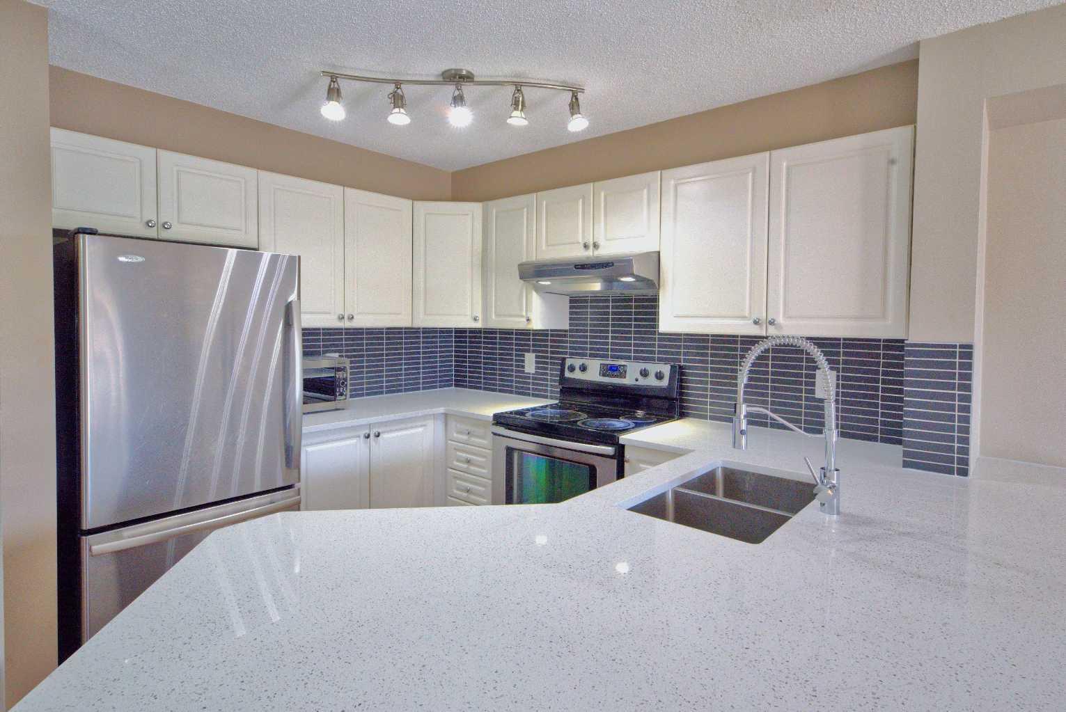 1000 Somervale Court Sw Unit 303, Calgary, AB T2Y 4K4