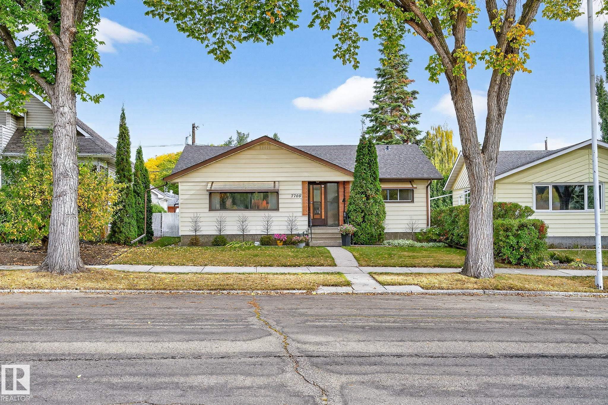 98 Av Nw Unit 7708 Ave #a, Edmonton, AB T6C 0C5