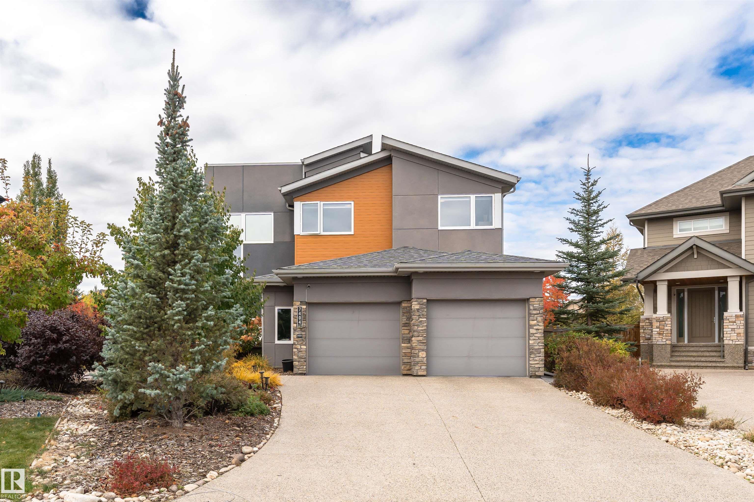 7404 May Cm Cmn NW, Edmonton, AB T6R 0V3