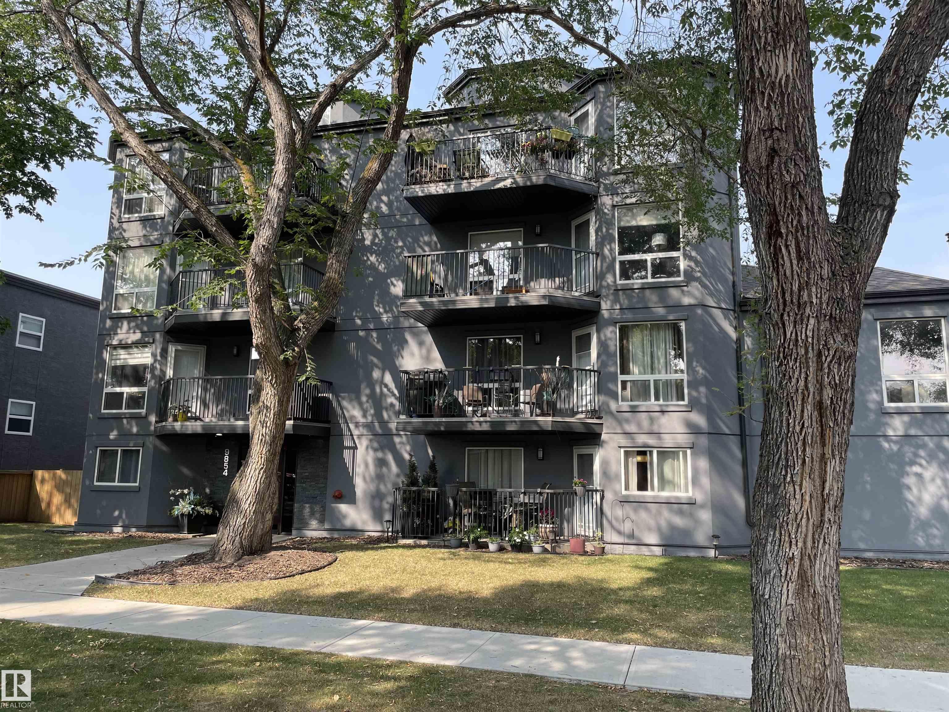 9854 88 Avenue Northwest #306, Edmonton, AB T6E 2R3