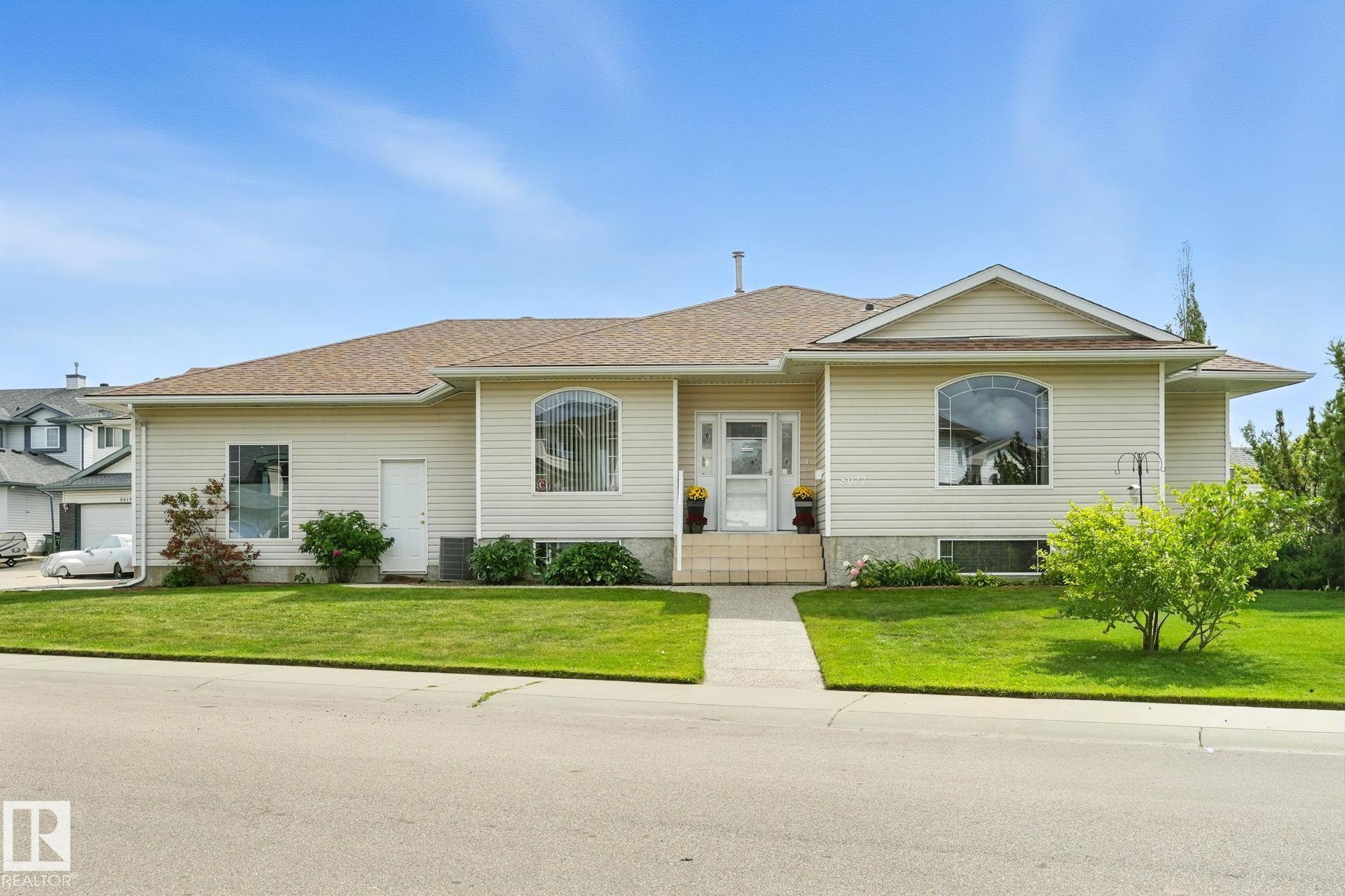 161 Av Nw Unit 8027 Ave #a, Edmonton, AB T5Z 3G1