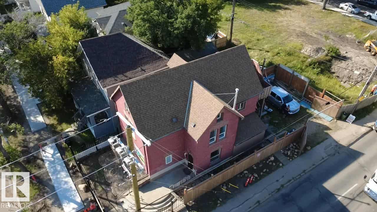 92 St Nw Unit 10734 St, Edmonton, AB T5H 1V4