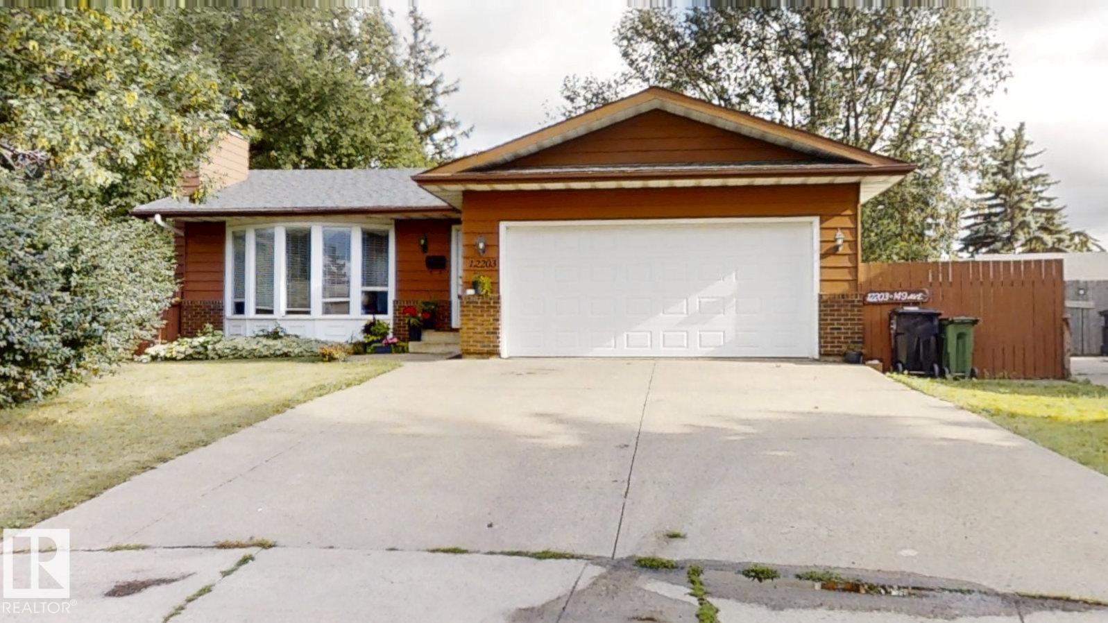 149 Av Nw Unit 12203 Ave, Edmonton, AB T5X 2E1