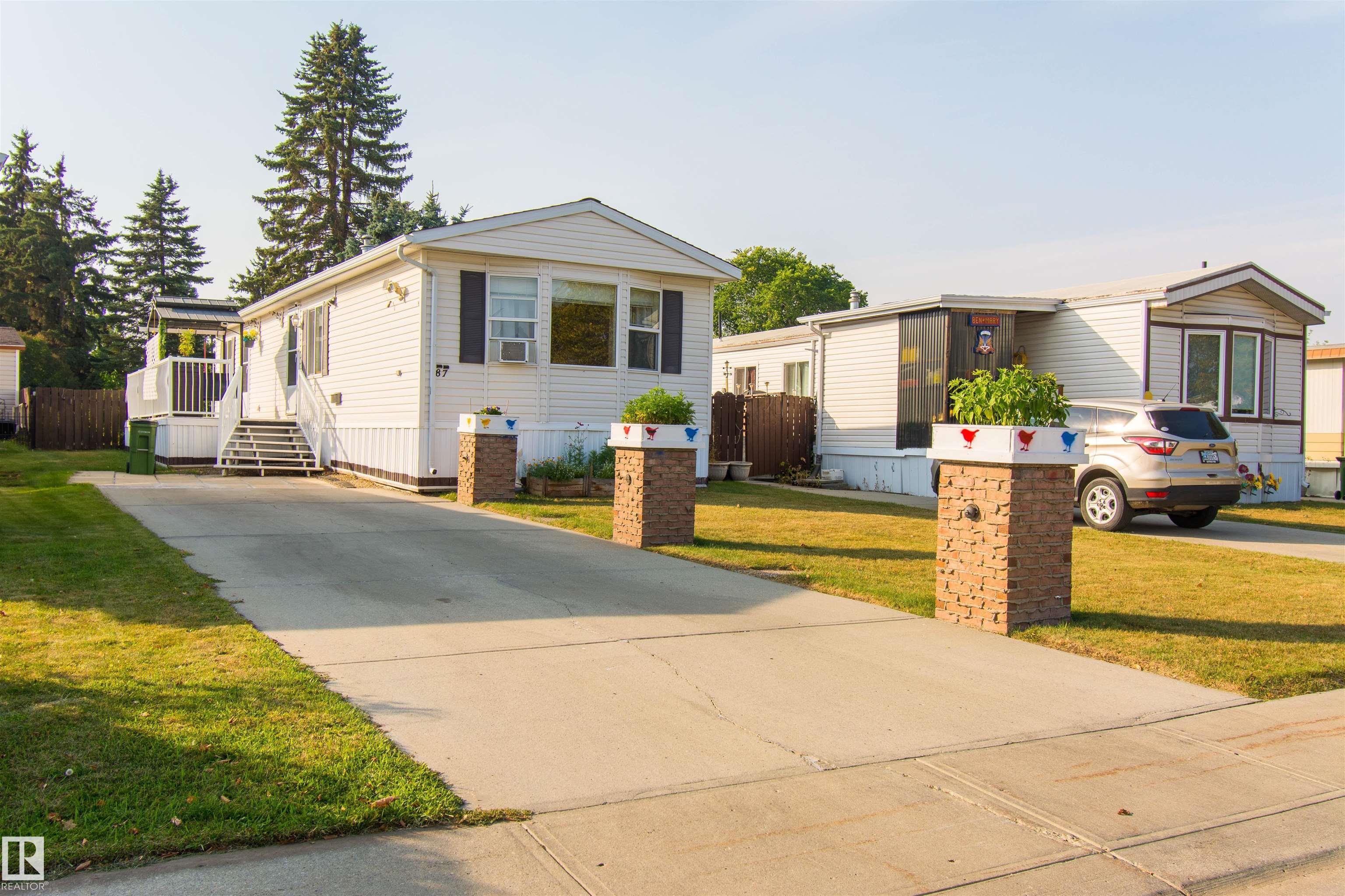 12604 153 Avenue Northwest #87, Edmonton, AB T5X 4M7