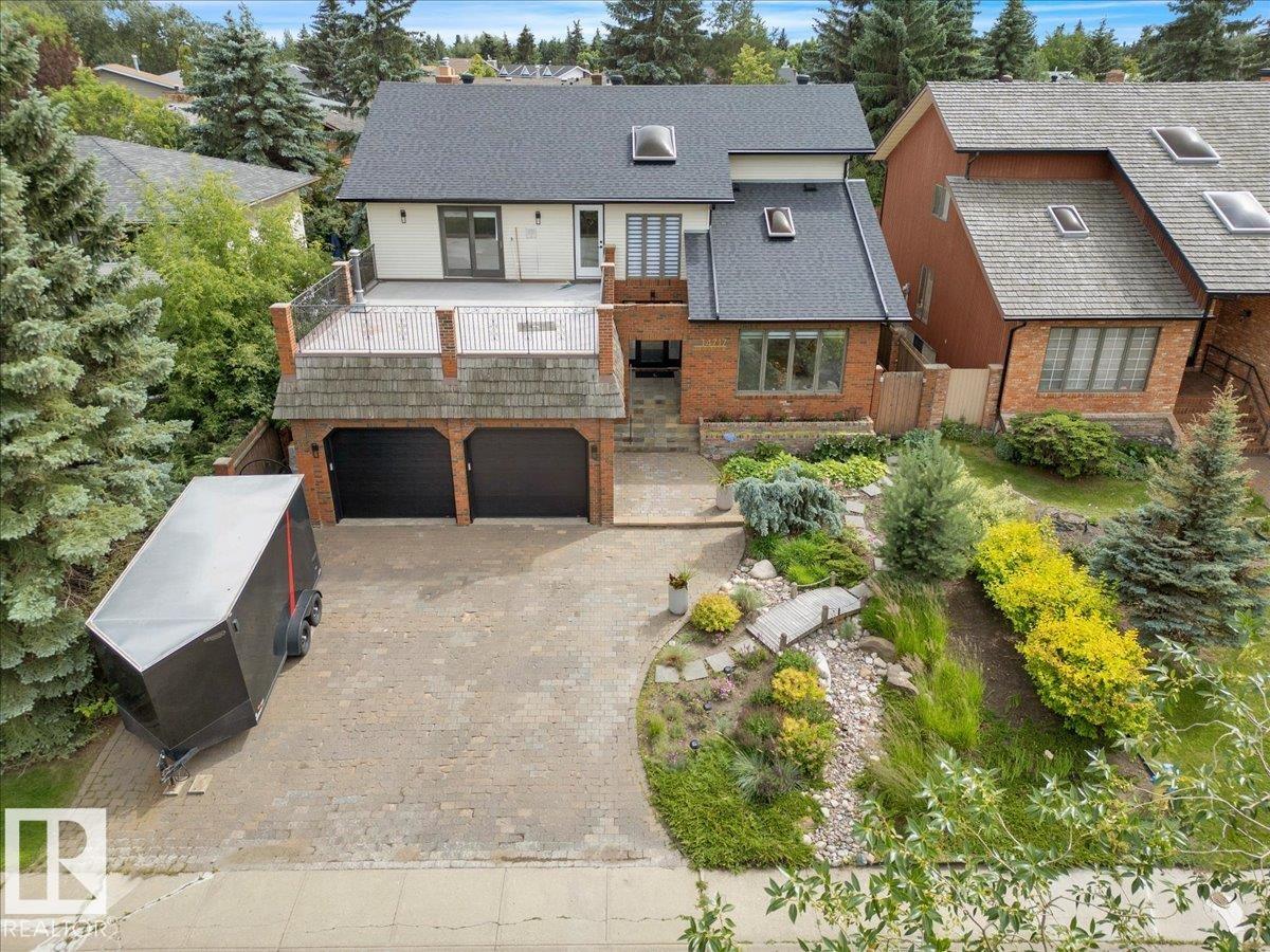 48 Av Nw Unit 14717 Ave, Edmonton, AB T6H 5N1