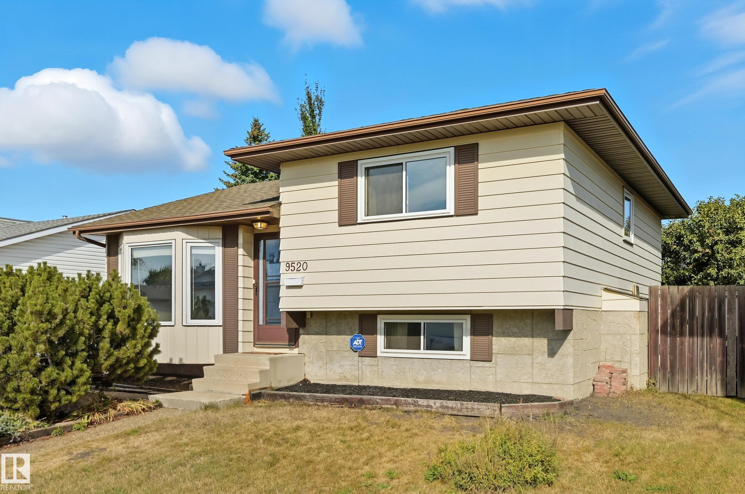 178 Av Nw Unit 9520 Ave #a, Edmonton, AB T5Z 2G6
