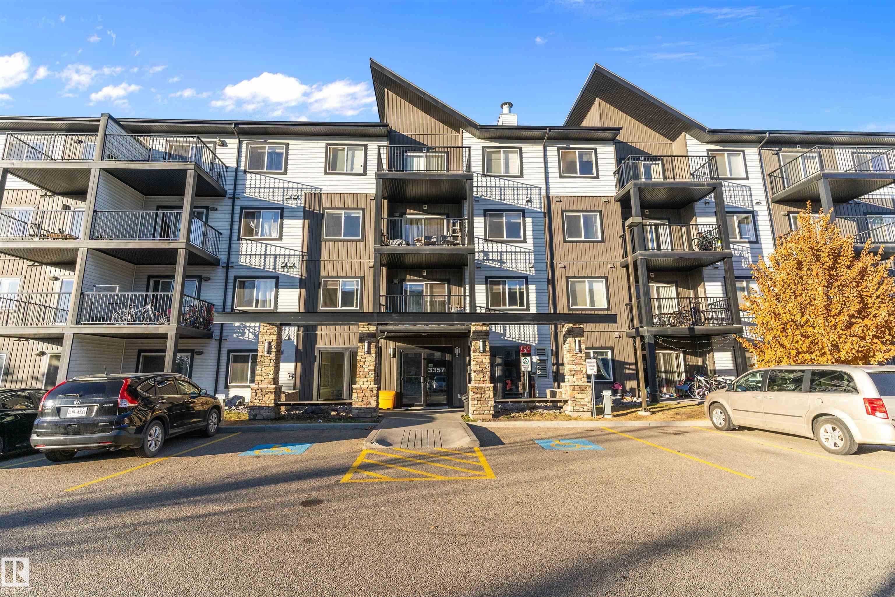 3357 16a Avenue Northwest #122, Edmonton, AB T5T 1W1