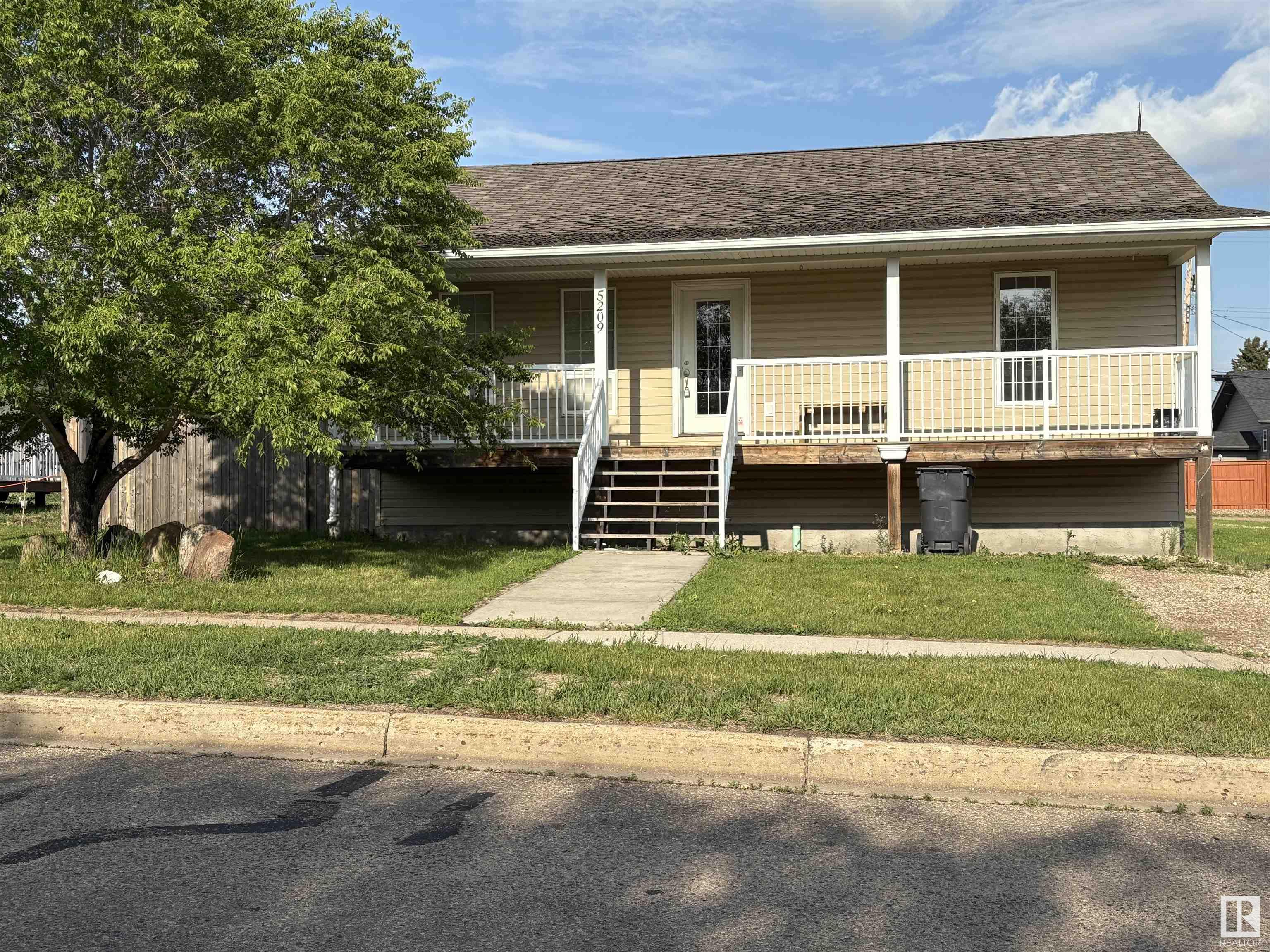 50 St Unit 5209 St, Elk Point, AB T0A 1A0