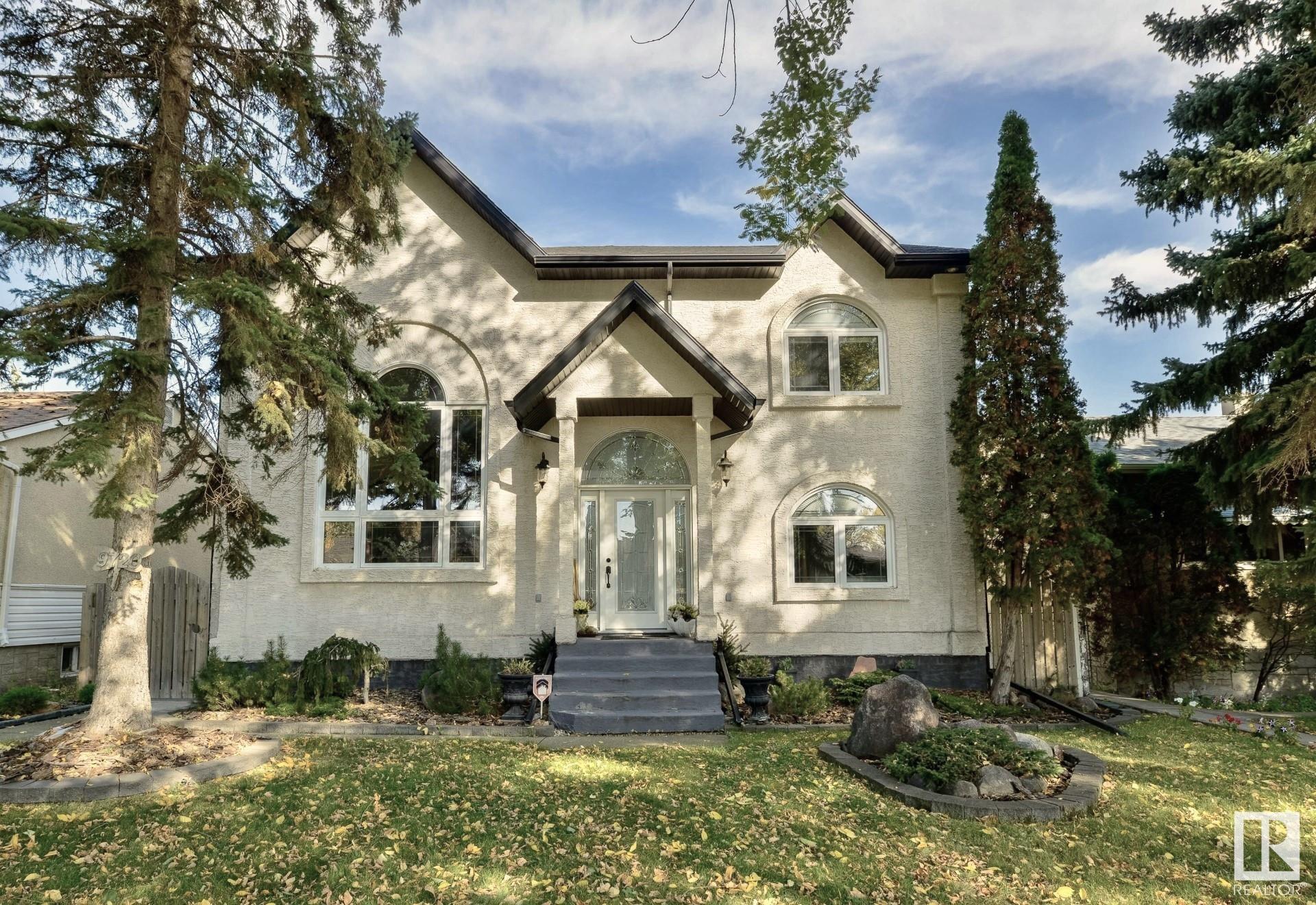 65 Av Nw Unit 9720 Ave, Edmonton, AB T6E 0K6