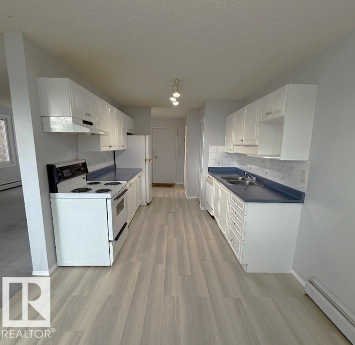 7835 159 Street Northwest #216, Edmonton, AB T5R 2E1