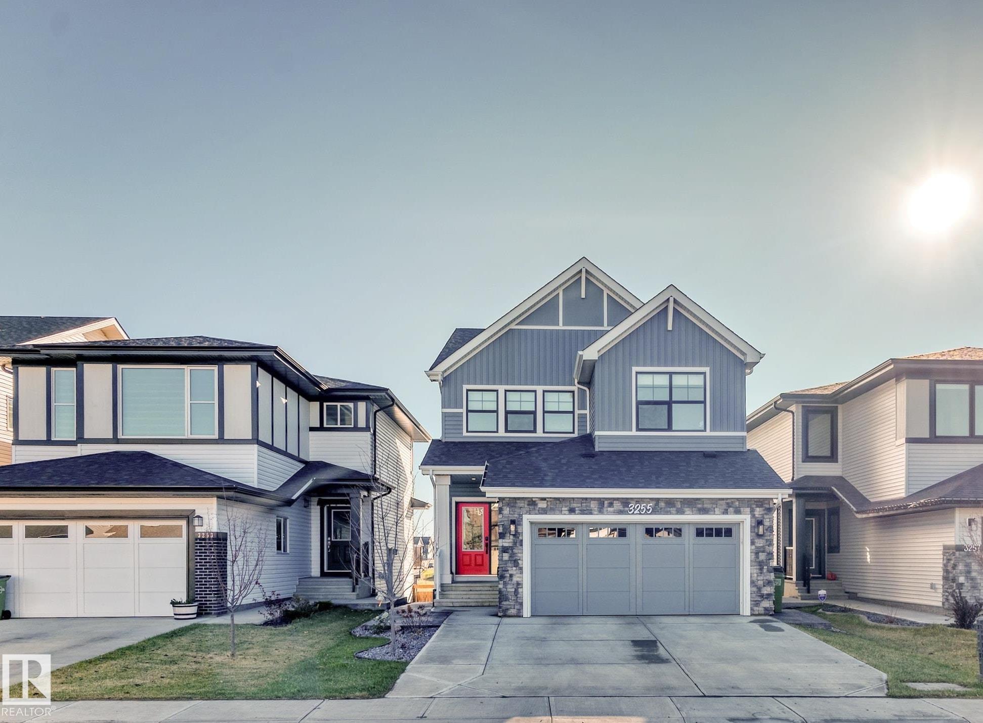 3255 Chernowski Way SW, Edmonton, AB T6W 5H2