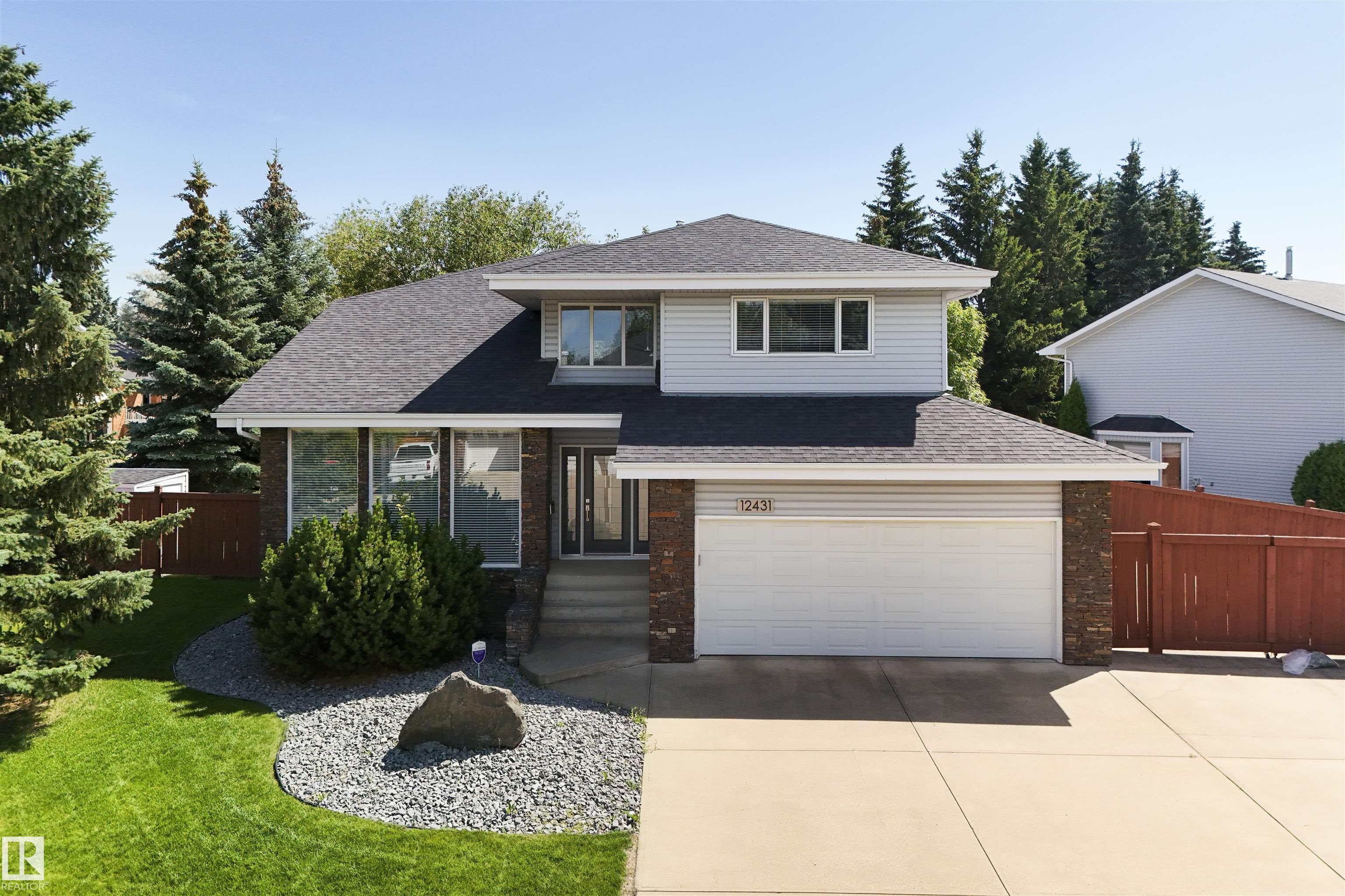 29 Av Nw Unit 12431 Ave #a, Edmonton, AB T6J 6C8