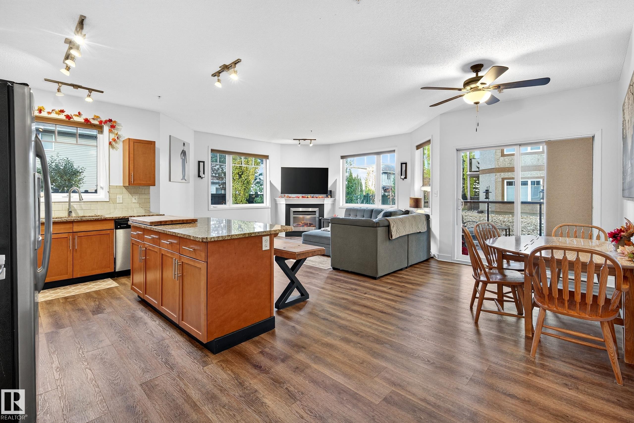 2035 Grantham Court Northwest #111, Edmonton, AB T5T 3X4