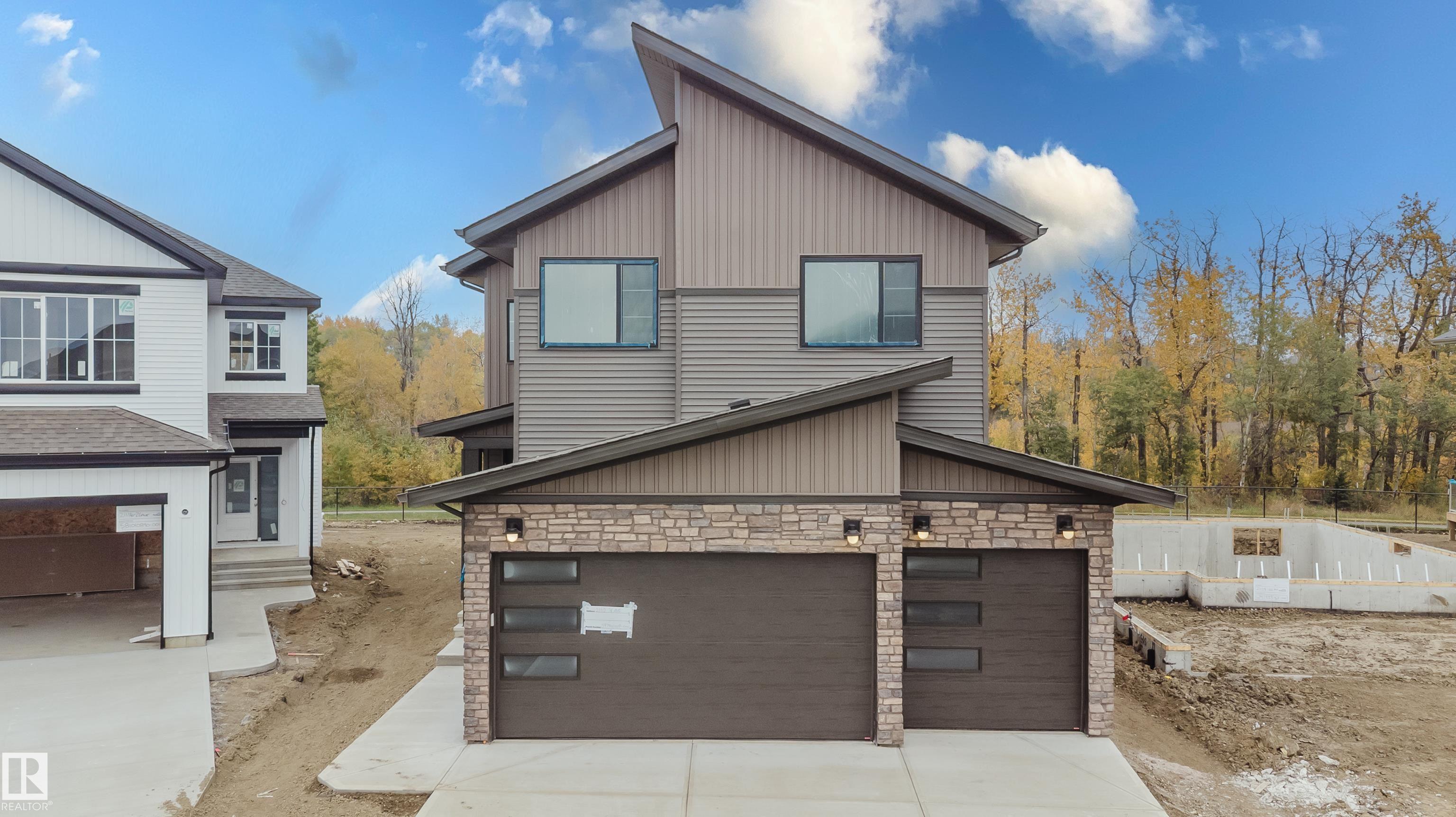 26 Av Nw Unit 21112 Ave, Edmonton, AB T6M 3H2