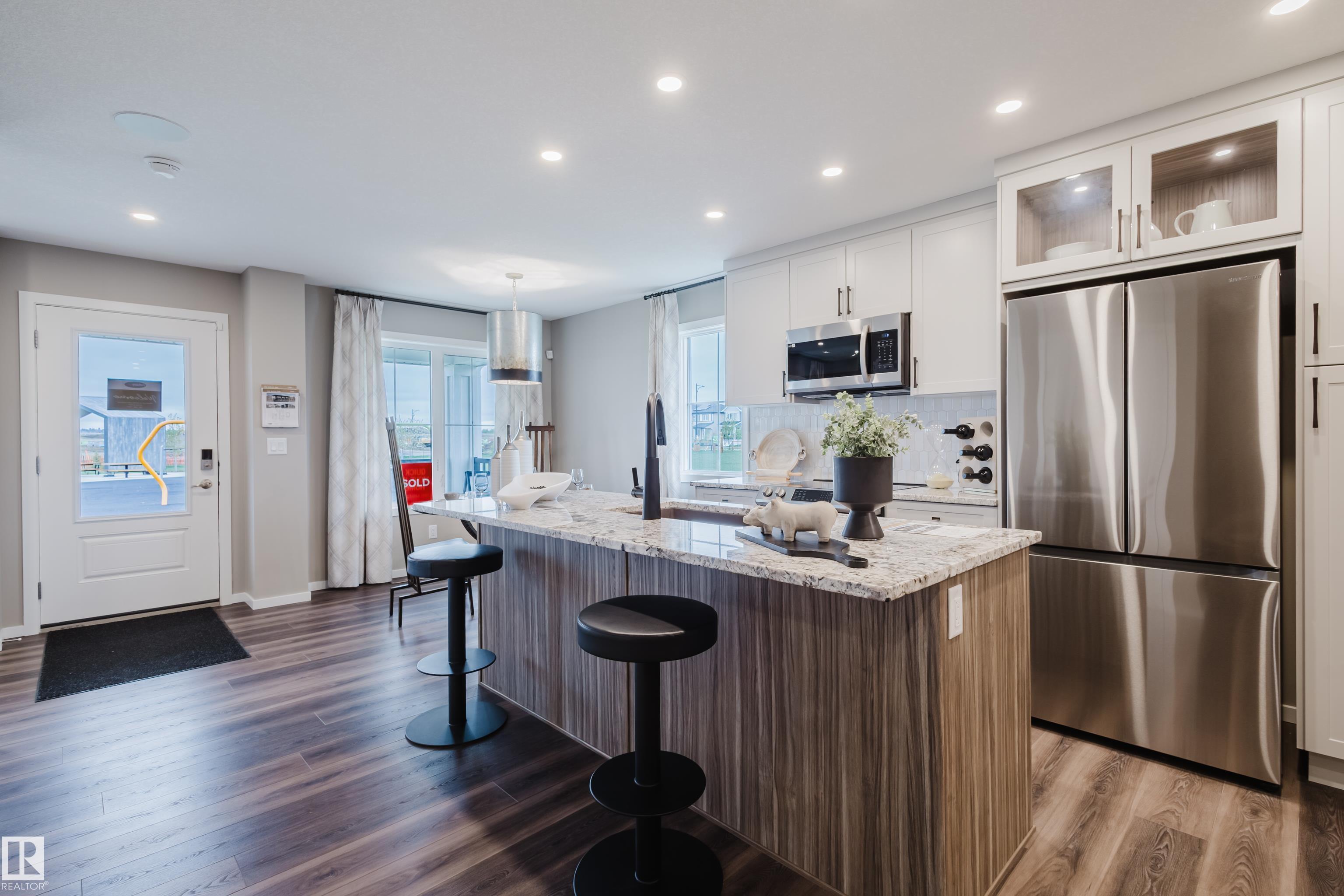1033 Hearthstone Bv Blvd, Sherwood Park, AB T8H 3B3