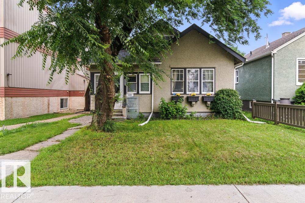 76 Av Nw Unit 10428 Ave, Edmonton, AB T6E 1L1