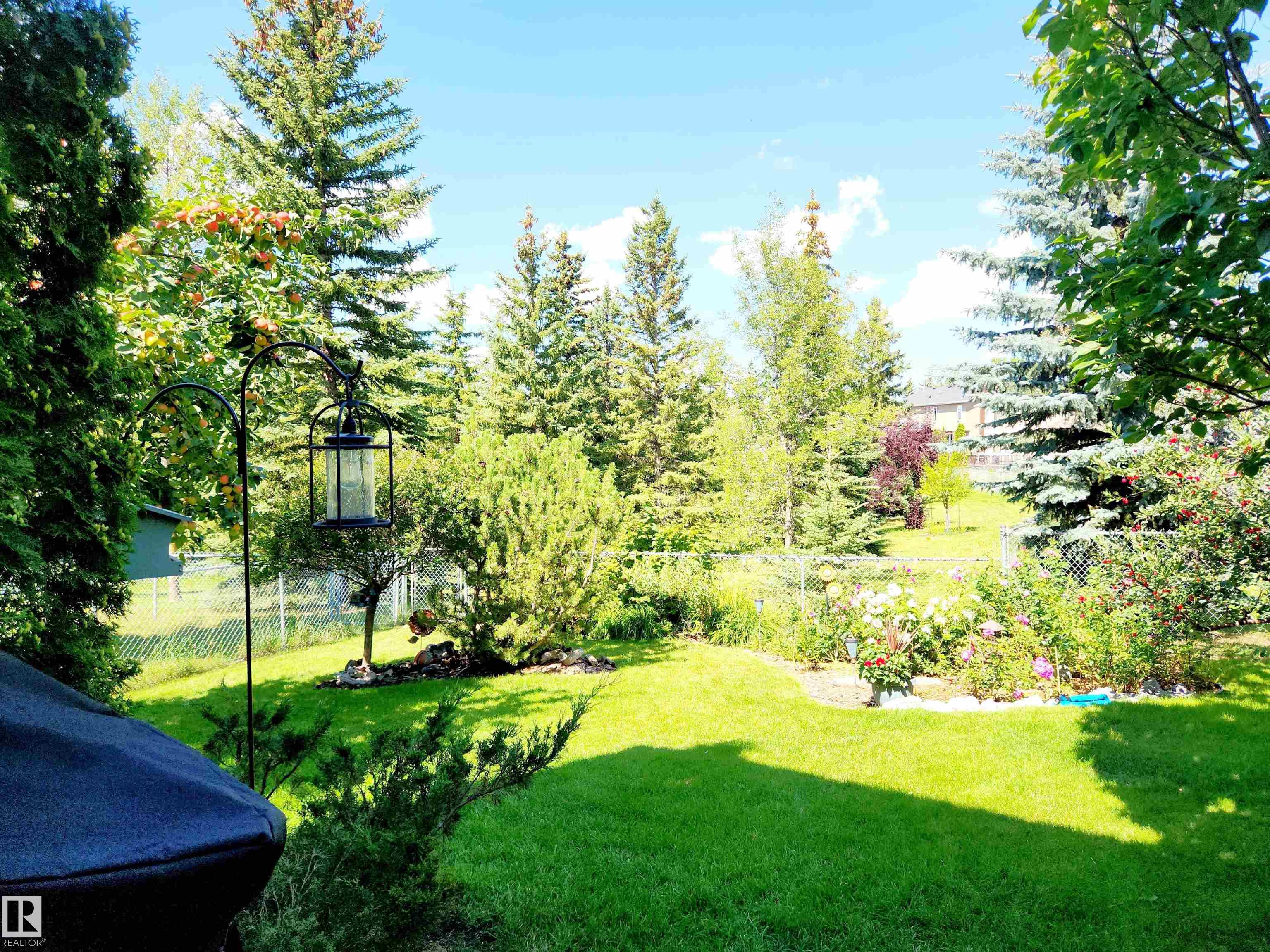 281 Ormsby Rd E Rd NW, Edmonton, AB T5T 5X6