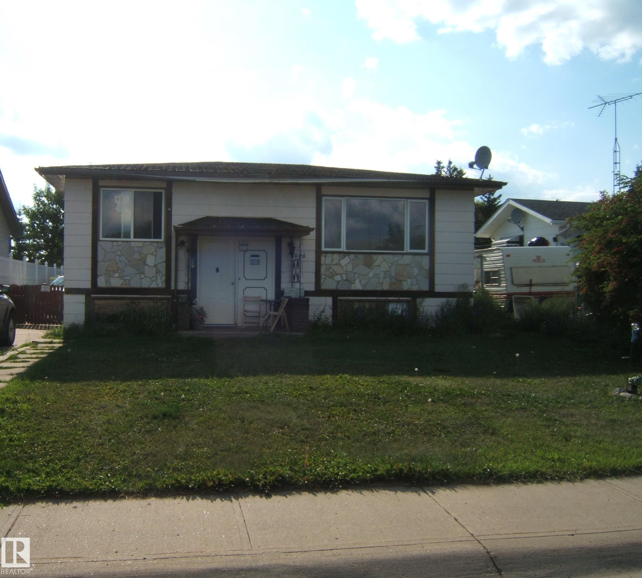 51 St Unit 5606 St, Vegreville, AB T9C 1K2