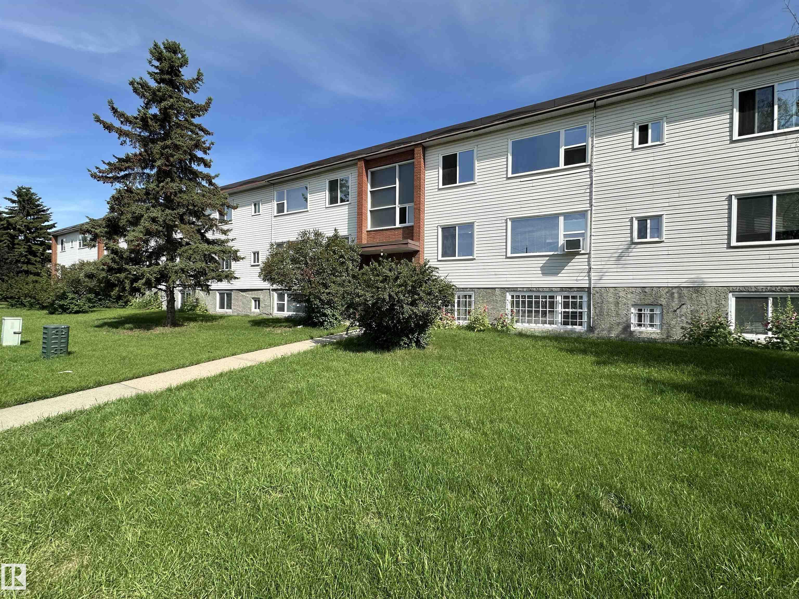 11604 112 Avenue Northwest #2, Edmonton, AB T5G 0H7
