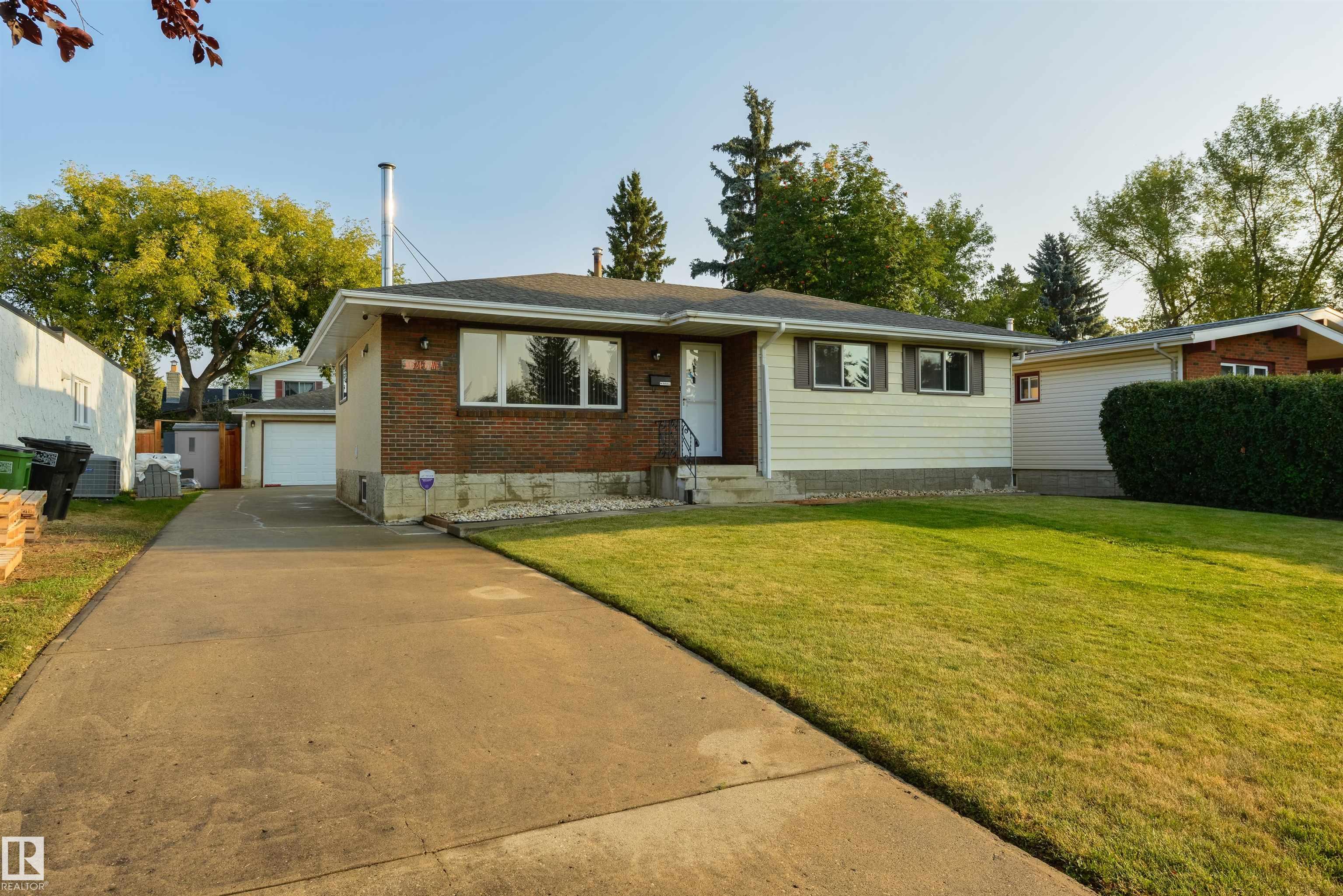 35 Av Nw Unit 10524 Ave, Edmonton, AB T6H 4Z5