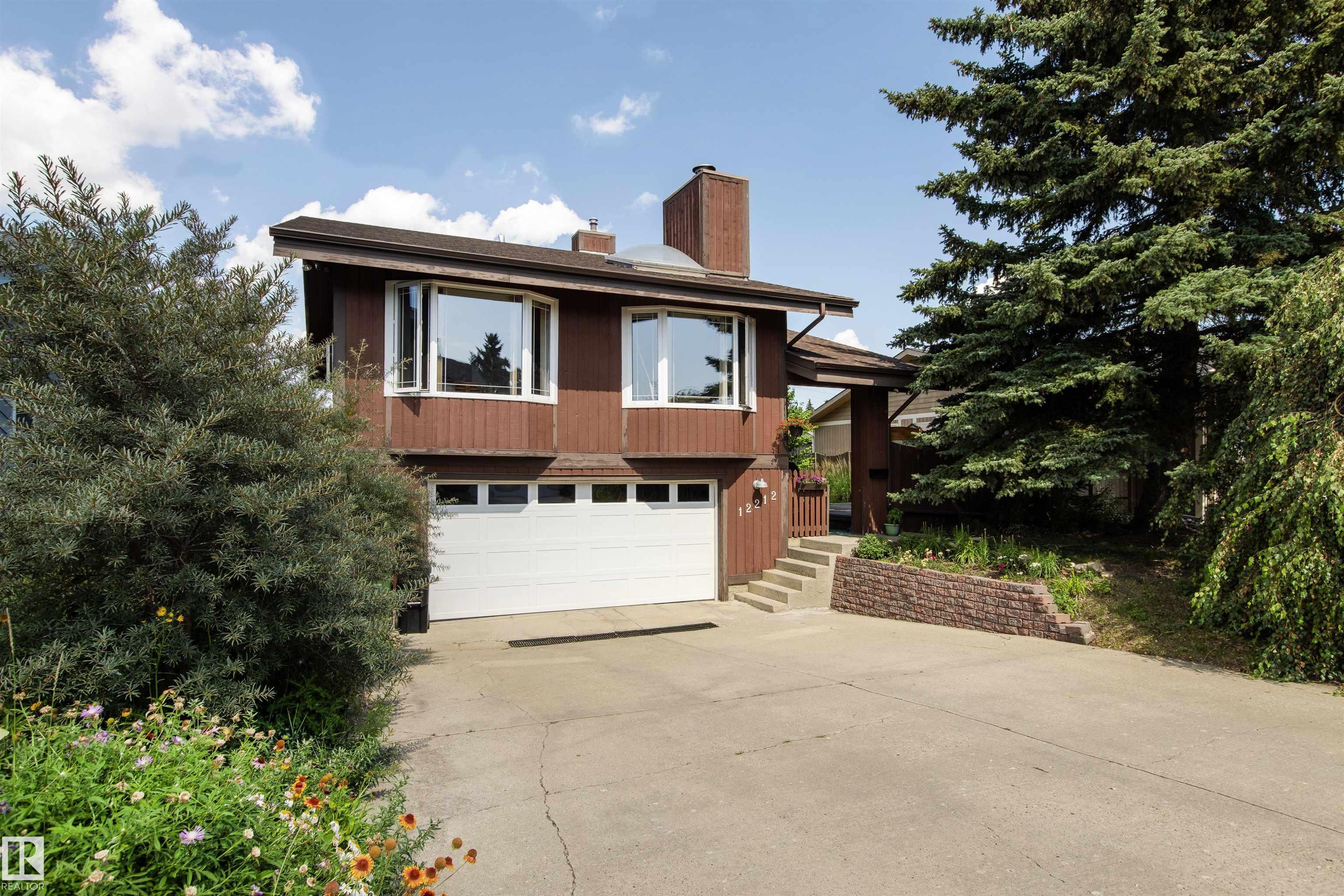 151 Av Nw Unit 12212 Ave, Edmonton, AB T5X 4A6