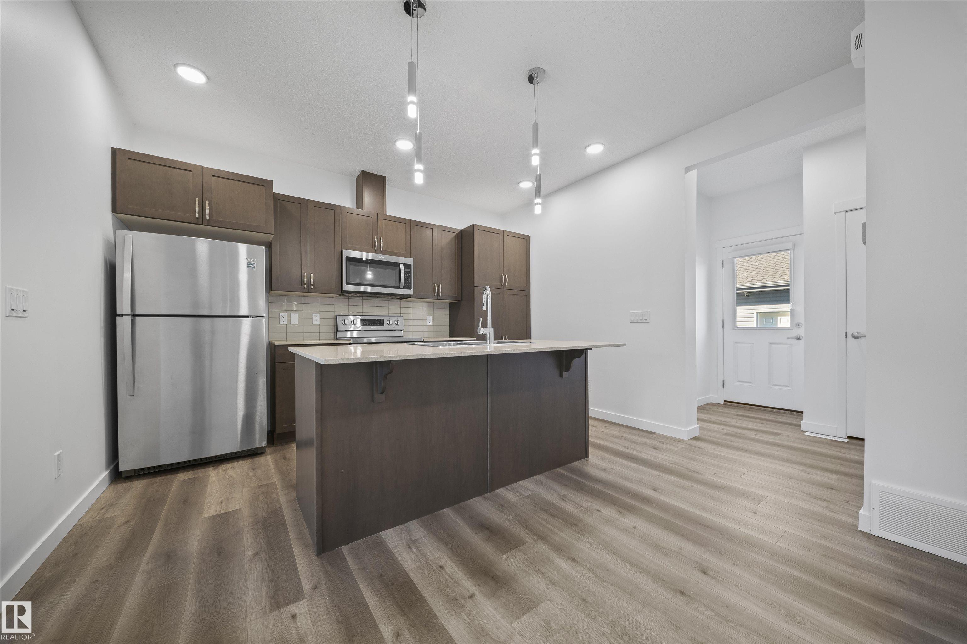 26 Av Nw Unit 1512 Ave, Edmonton, AB T6T 0W2