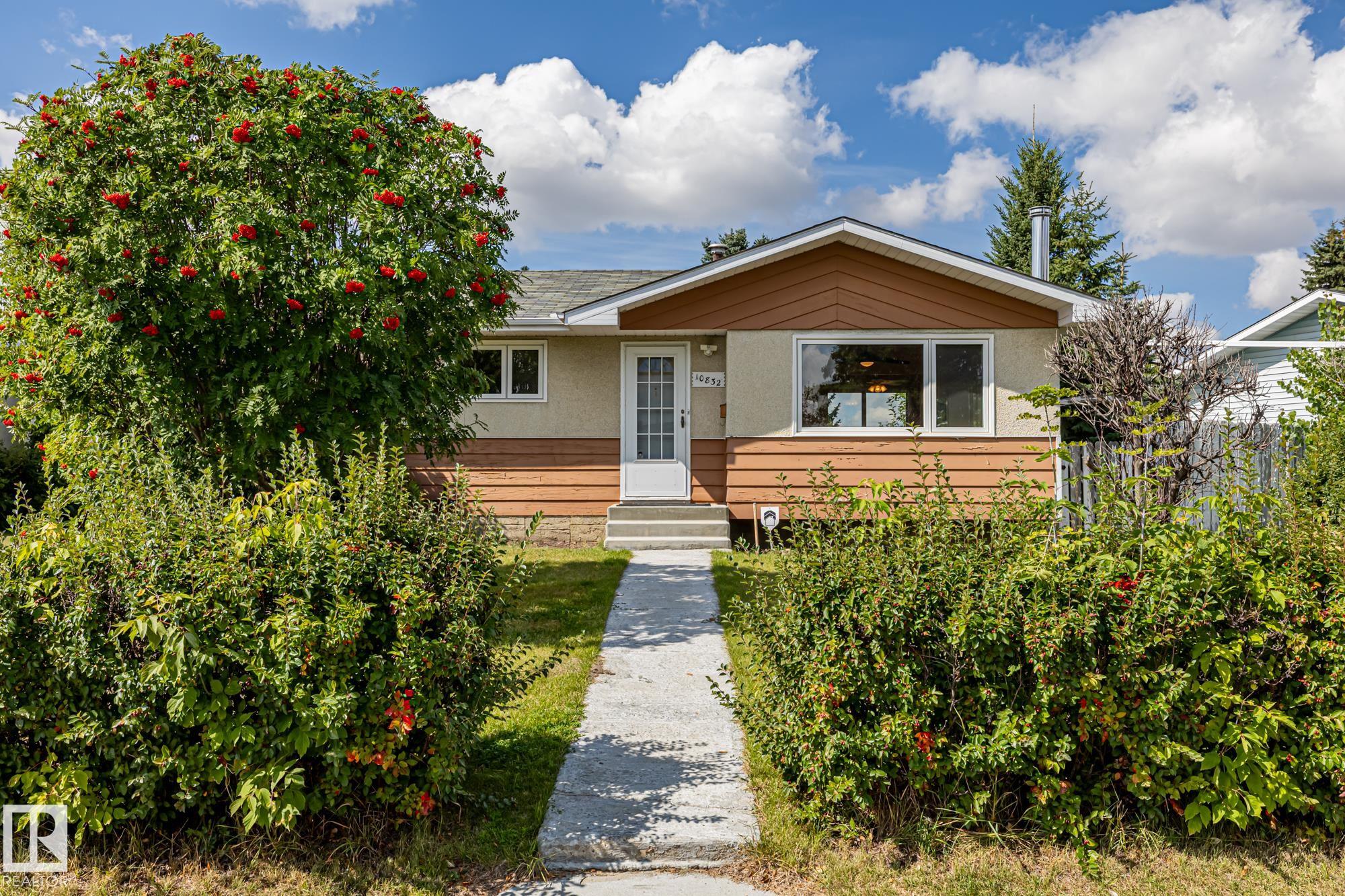 31 St Nw Unit 10832 St, Edmonton, AB T5W 1W7