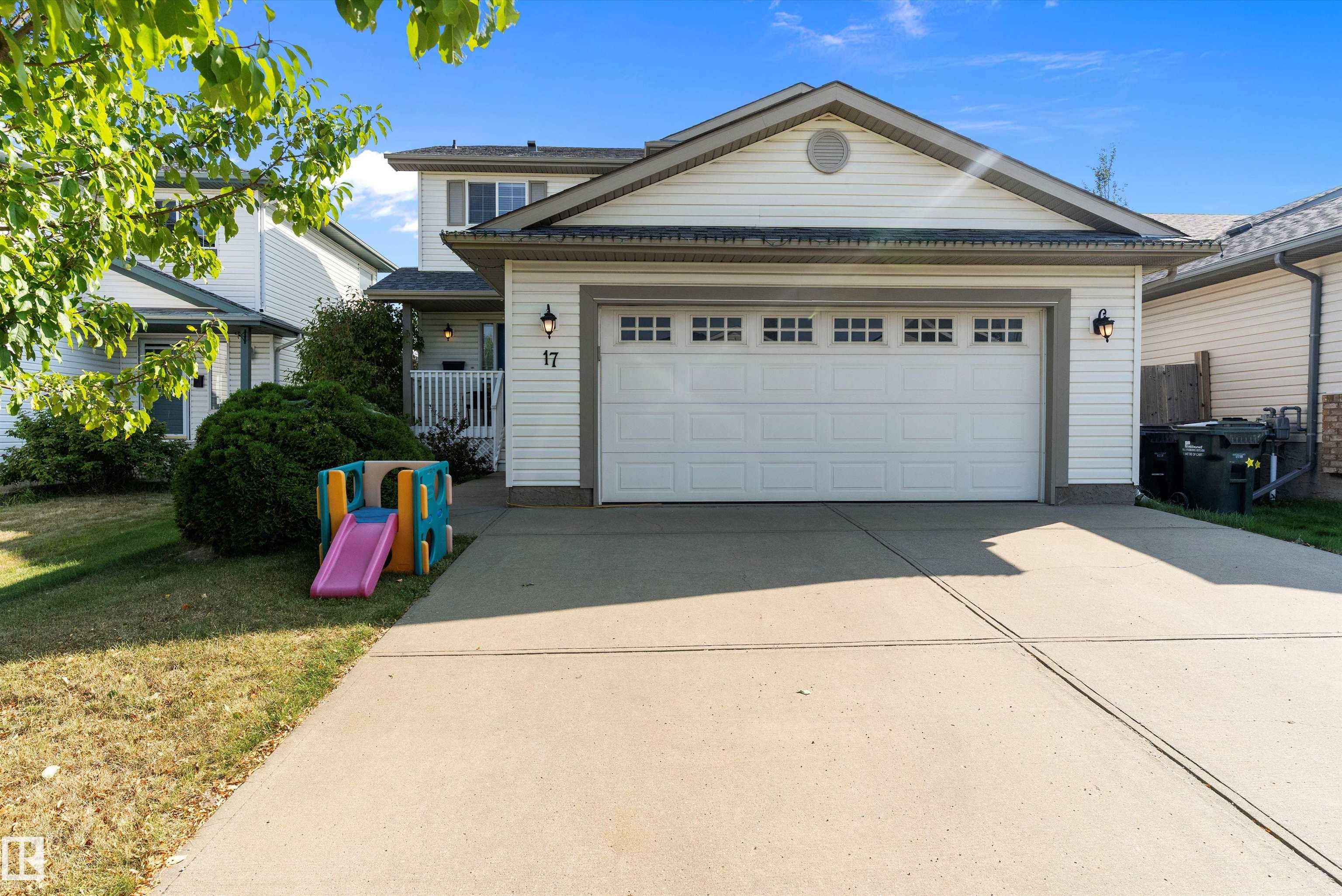 17 Crocus Way, Sherwood Park, AB T8H 2J9