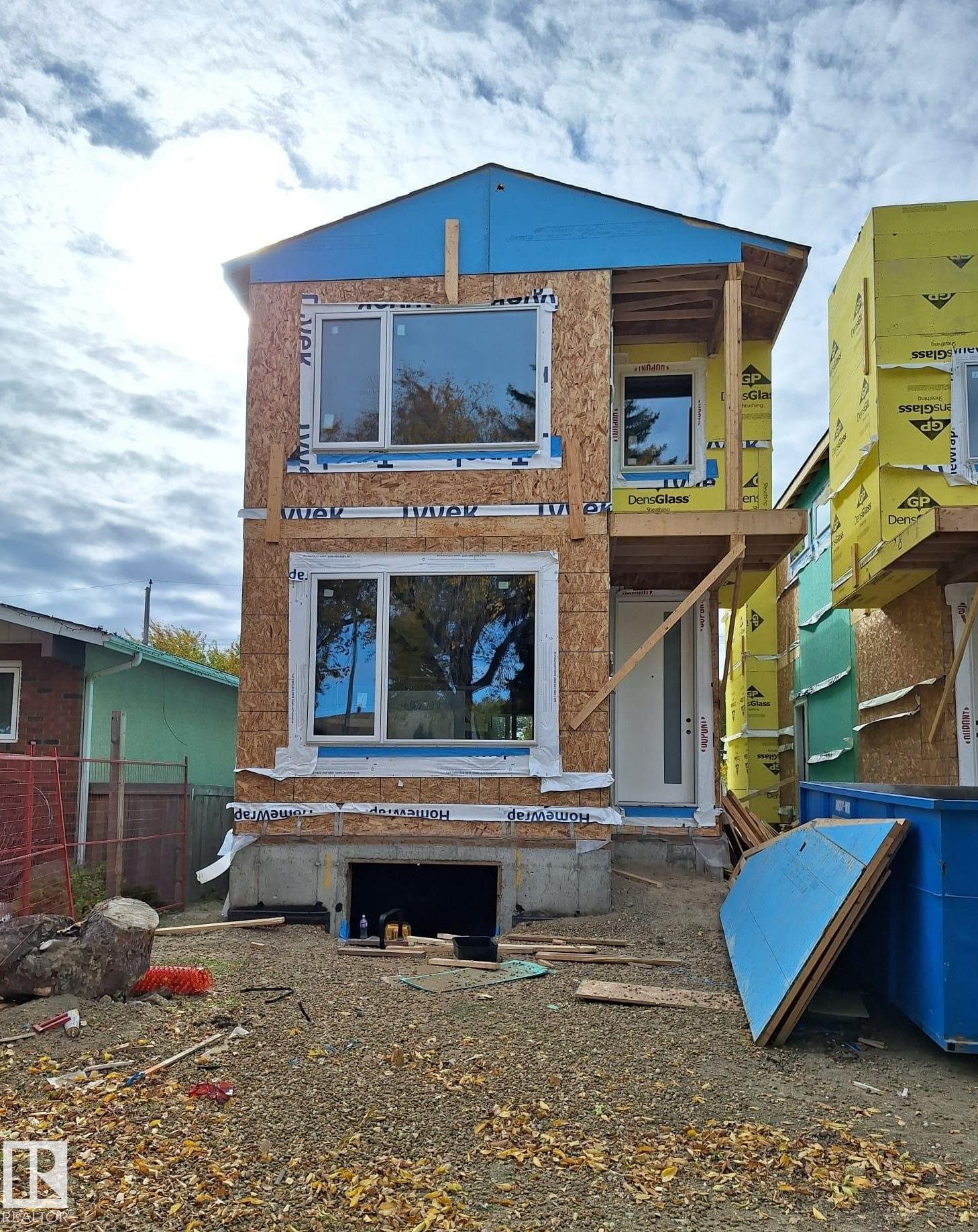 112 Av Nw Unit 3605 Ave, Edmonton, AB T5W 0M3