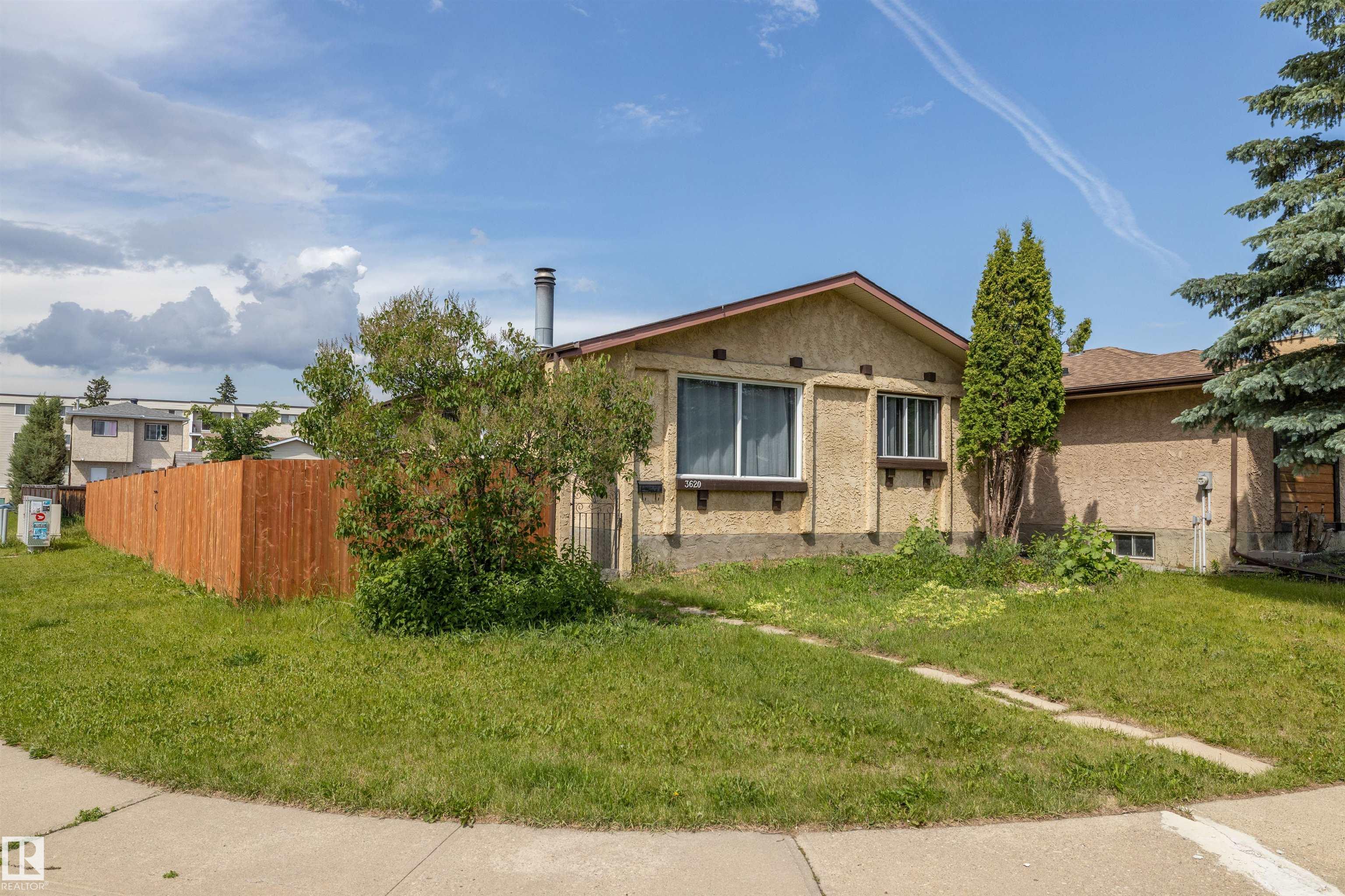 42 Ave Nw Unit 3620 #a, Edmonton, AB T6L 4N7