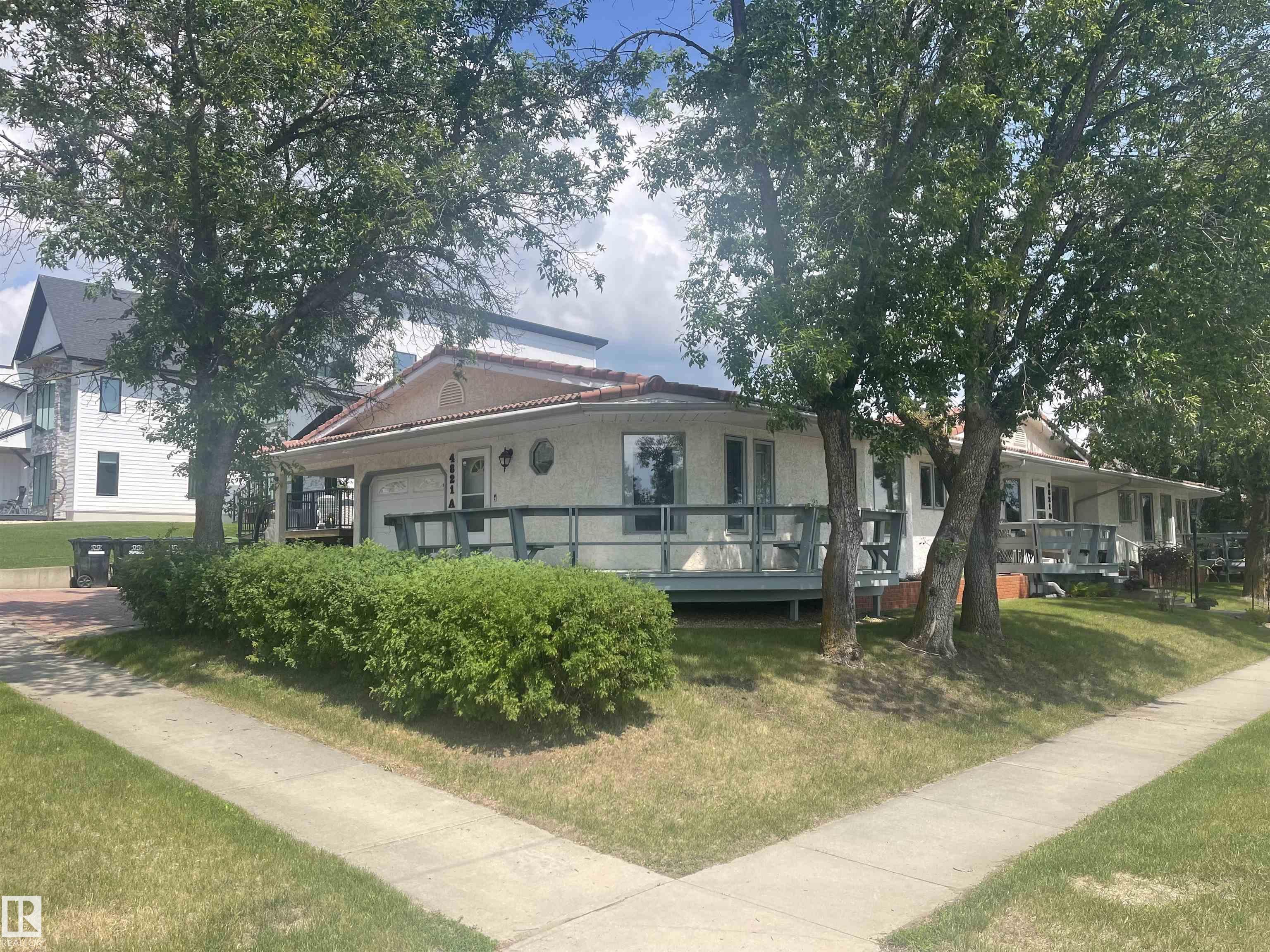 4821 54 Street #a, Camrose, AB T4V 2A3