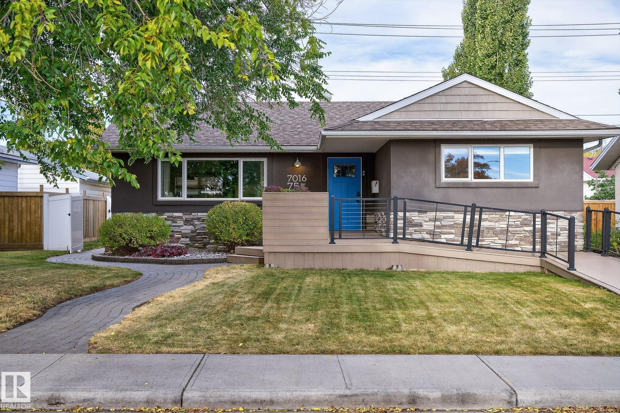 75 St Nw Unit 7016 St, Edmonton, AB T6C 2E7