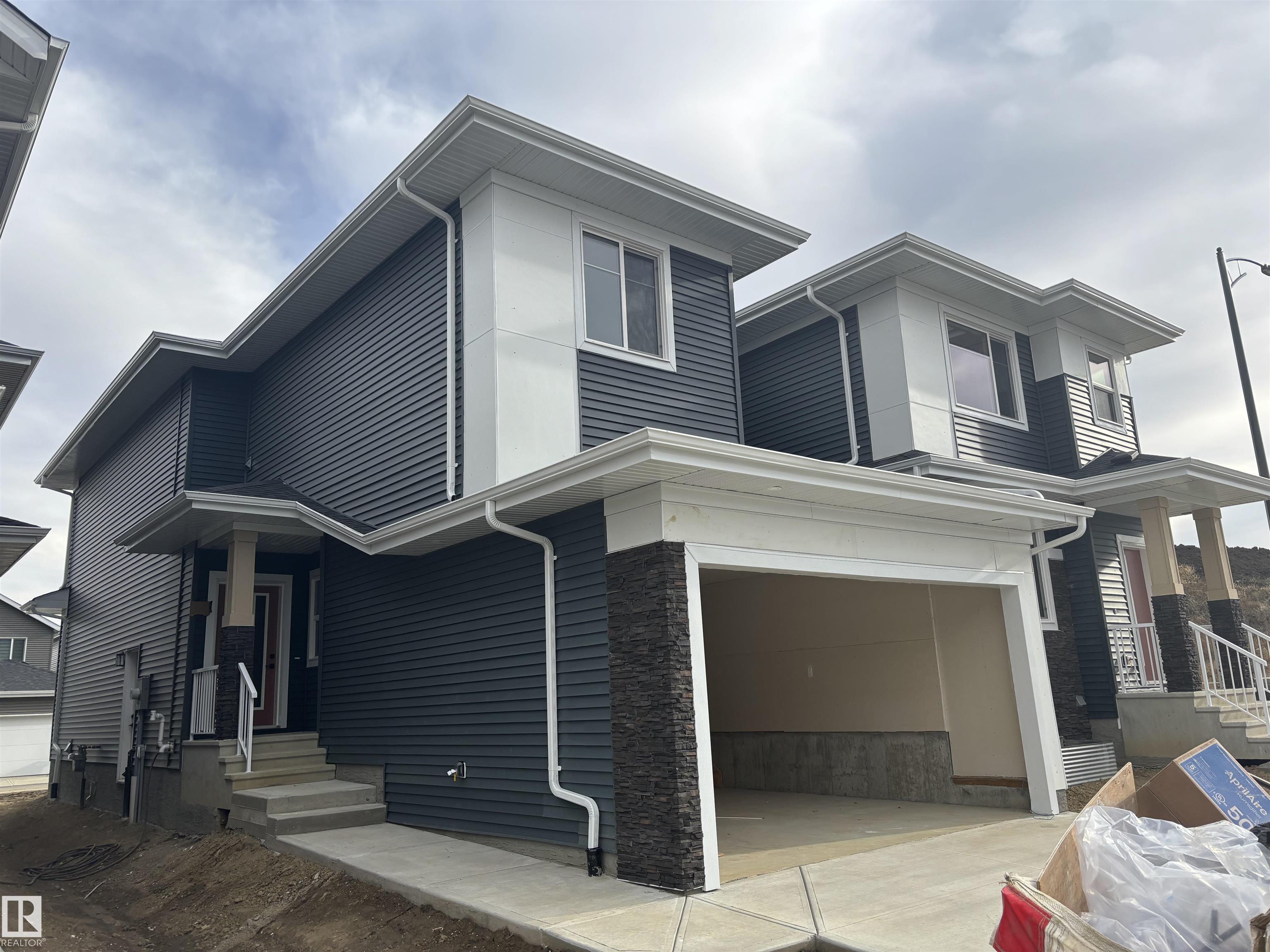 3105 Magpie Way NW, Edmonton, AB T5S 0V3